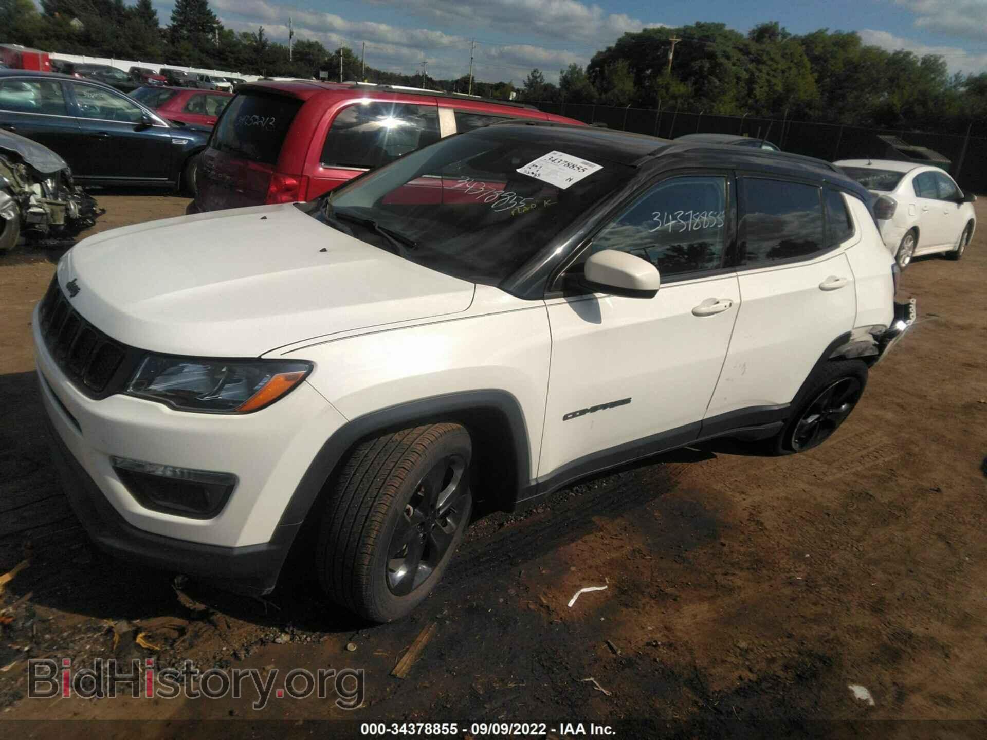 2018 JEEP COMPASS - VIN: 3C4NJDBB0JT433556 - Фото 2