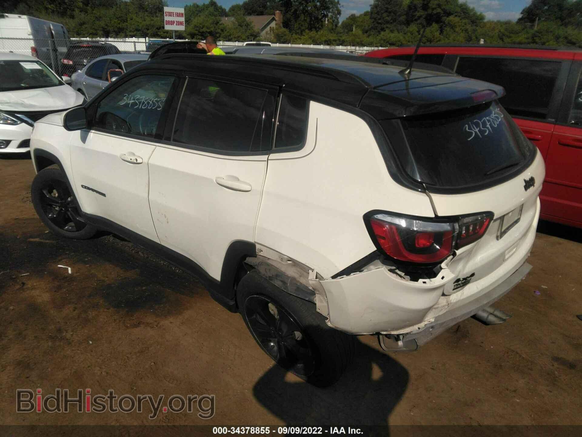 2018 JEEP COMPASS - VIN: 3C4NJDBB0JT433556 - Фото 3