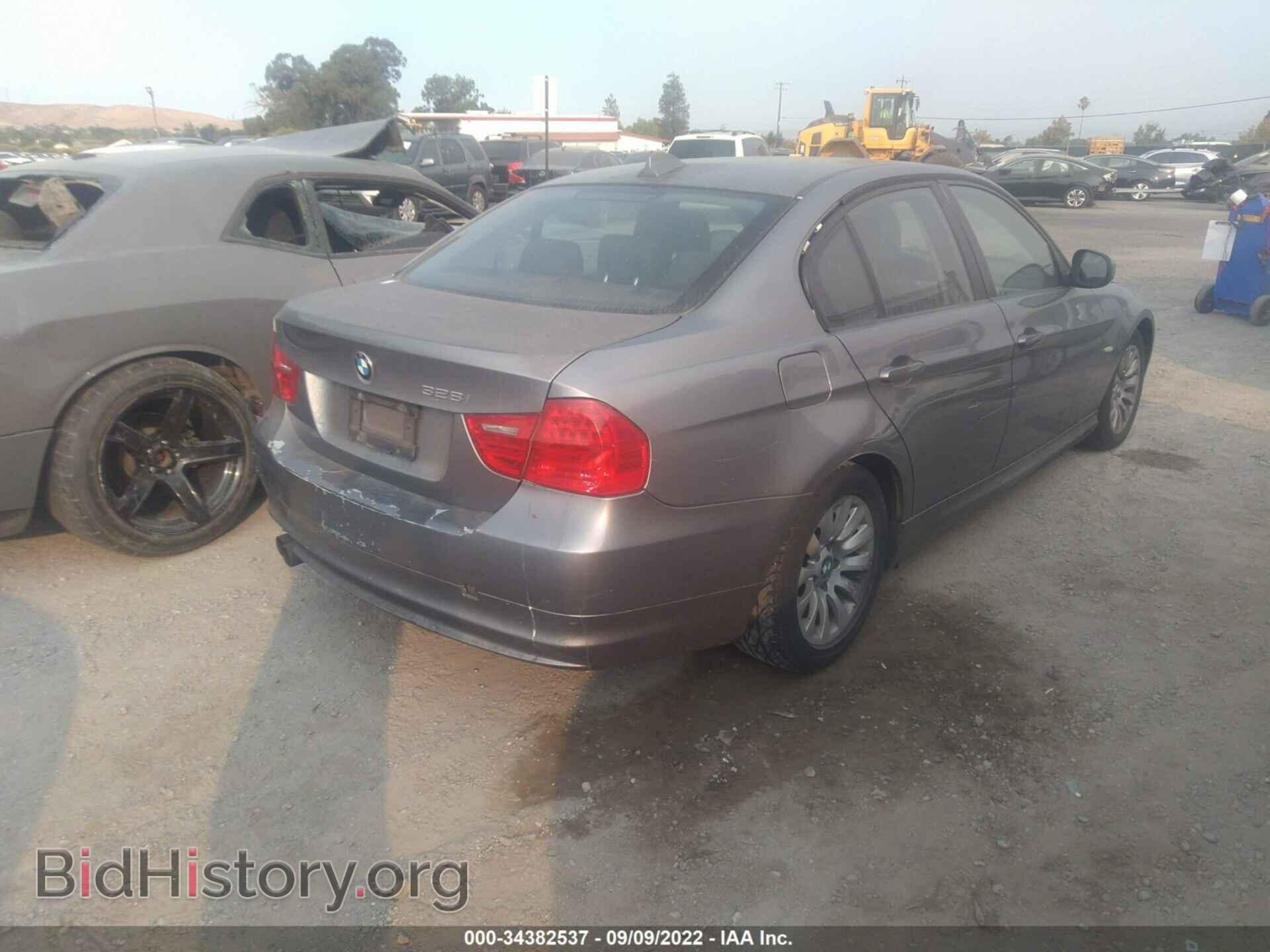 2009 BMW 3 SERIES - VIN: WBAPH53509A438162 - Фото 4