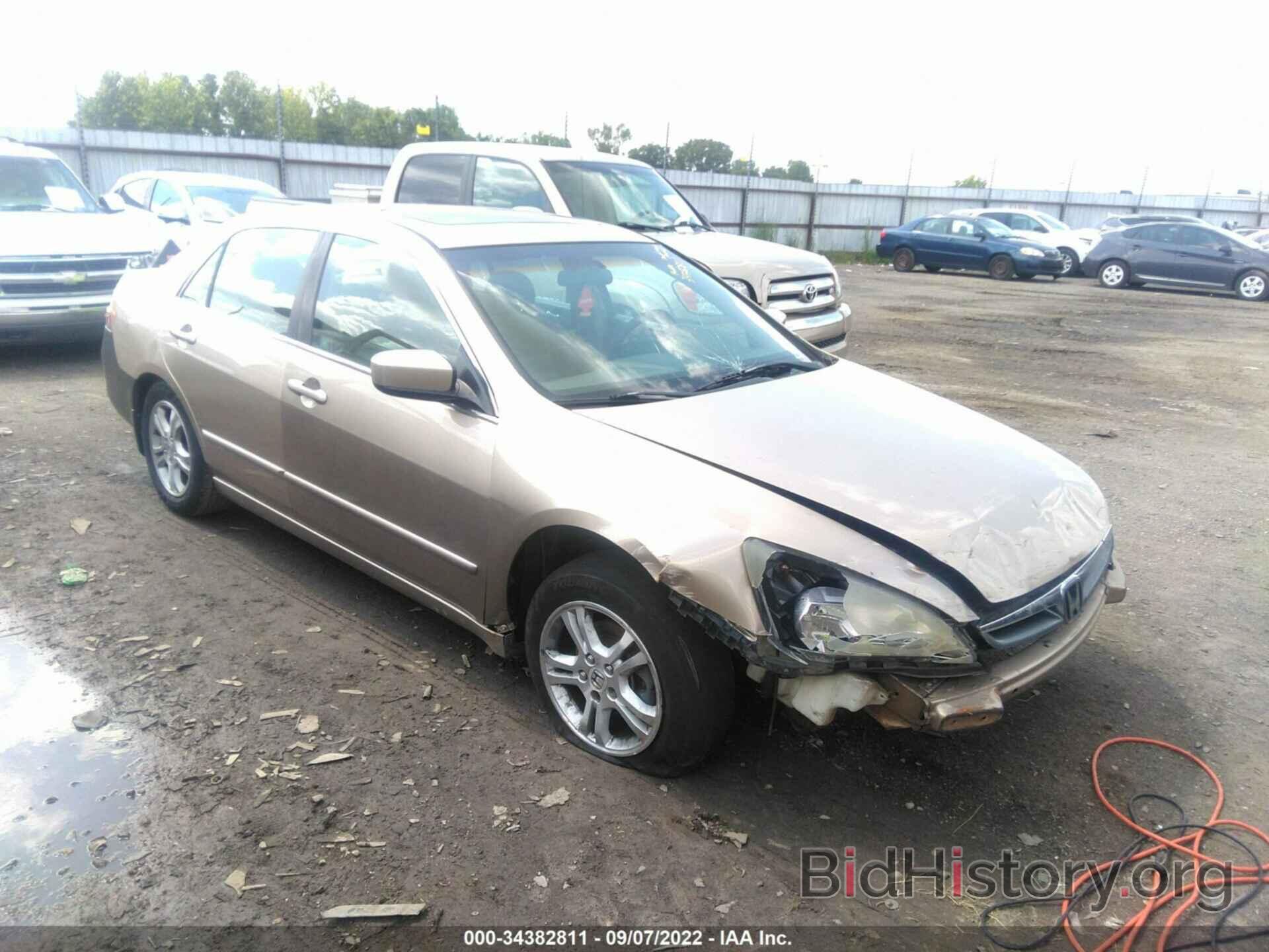 Photo 1HGCM56776A001380 - HONDA ACCORD SDN 2006