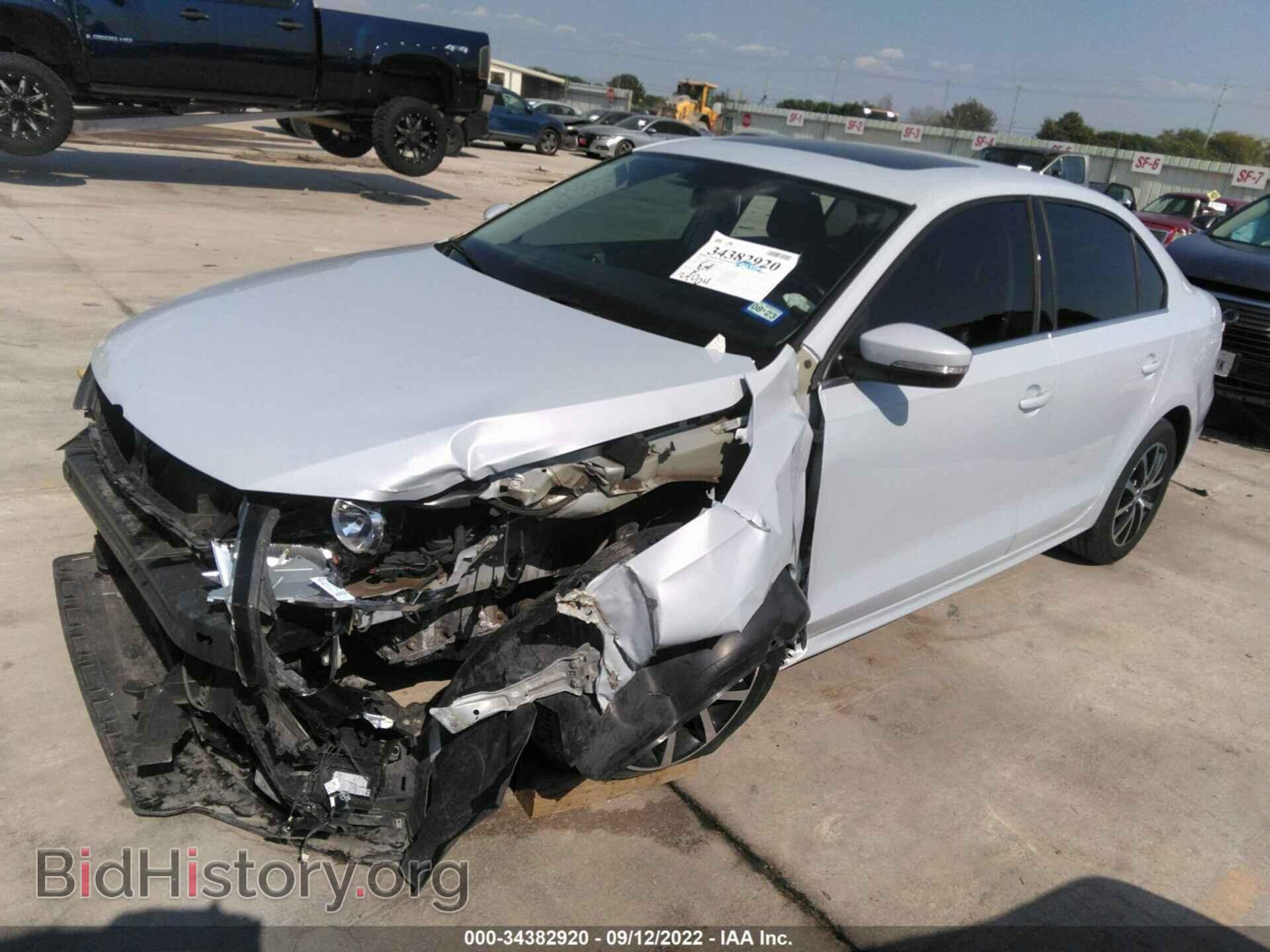 2017 VOLKSWAGEN JETTA - VIN: 3VWDB7AJ1HM411652 - Фото 2
