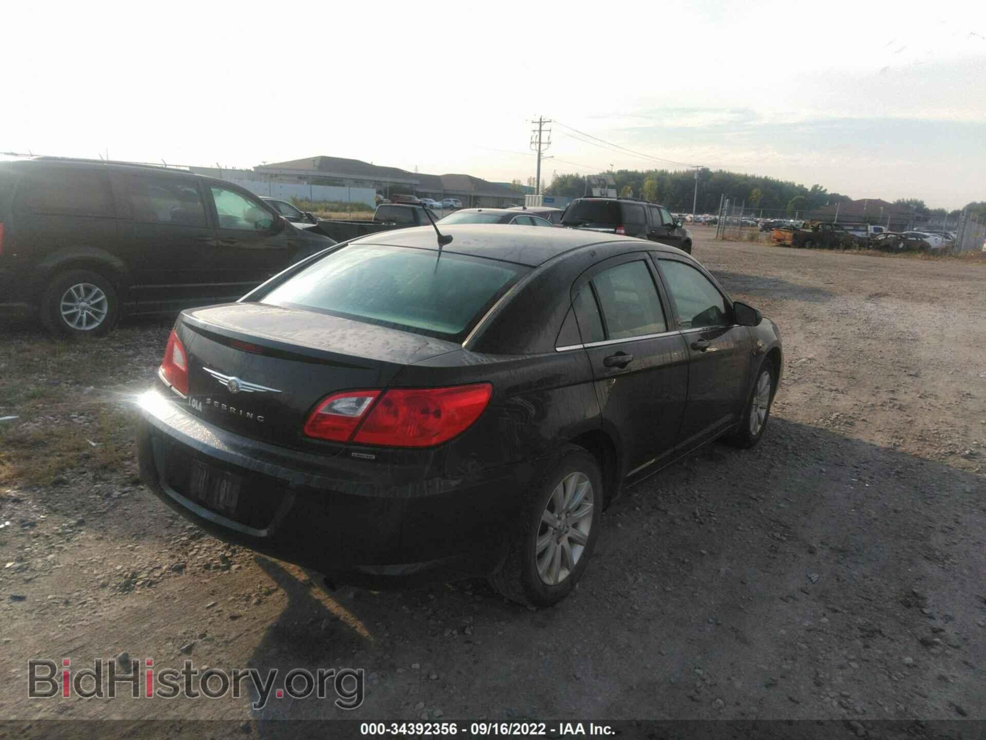 2010 CHRYSLER SEBRING - VIN: 1C3CC5FB3AN229498 - Фото 4