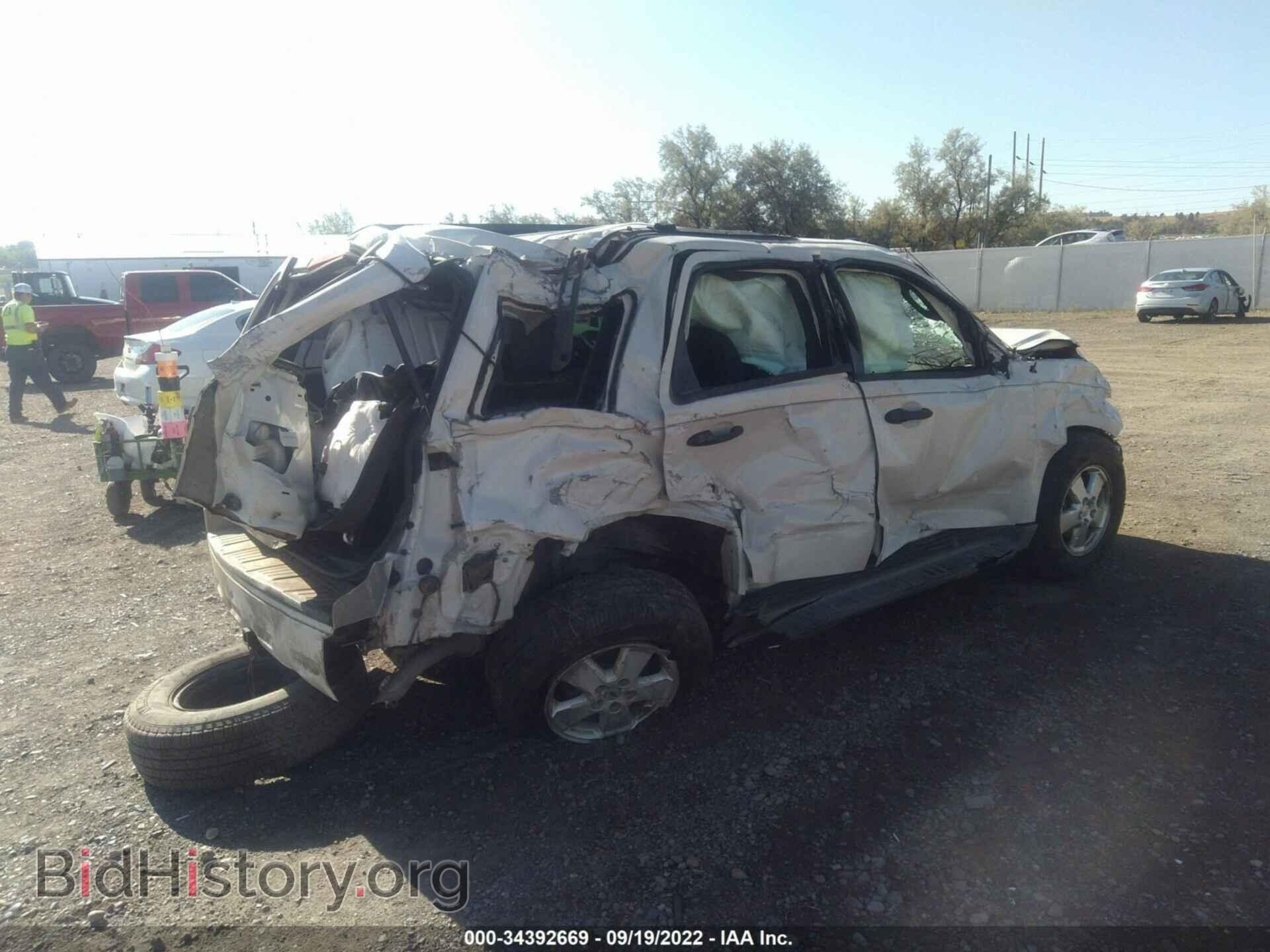 2011 FORD ESCAPE - VIN: 1FMCU9DG8BKA95083 - Фото 4