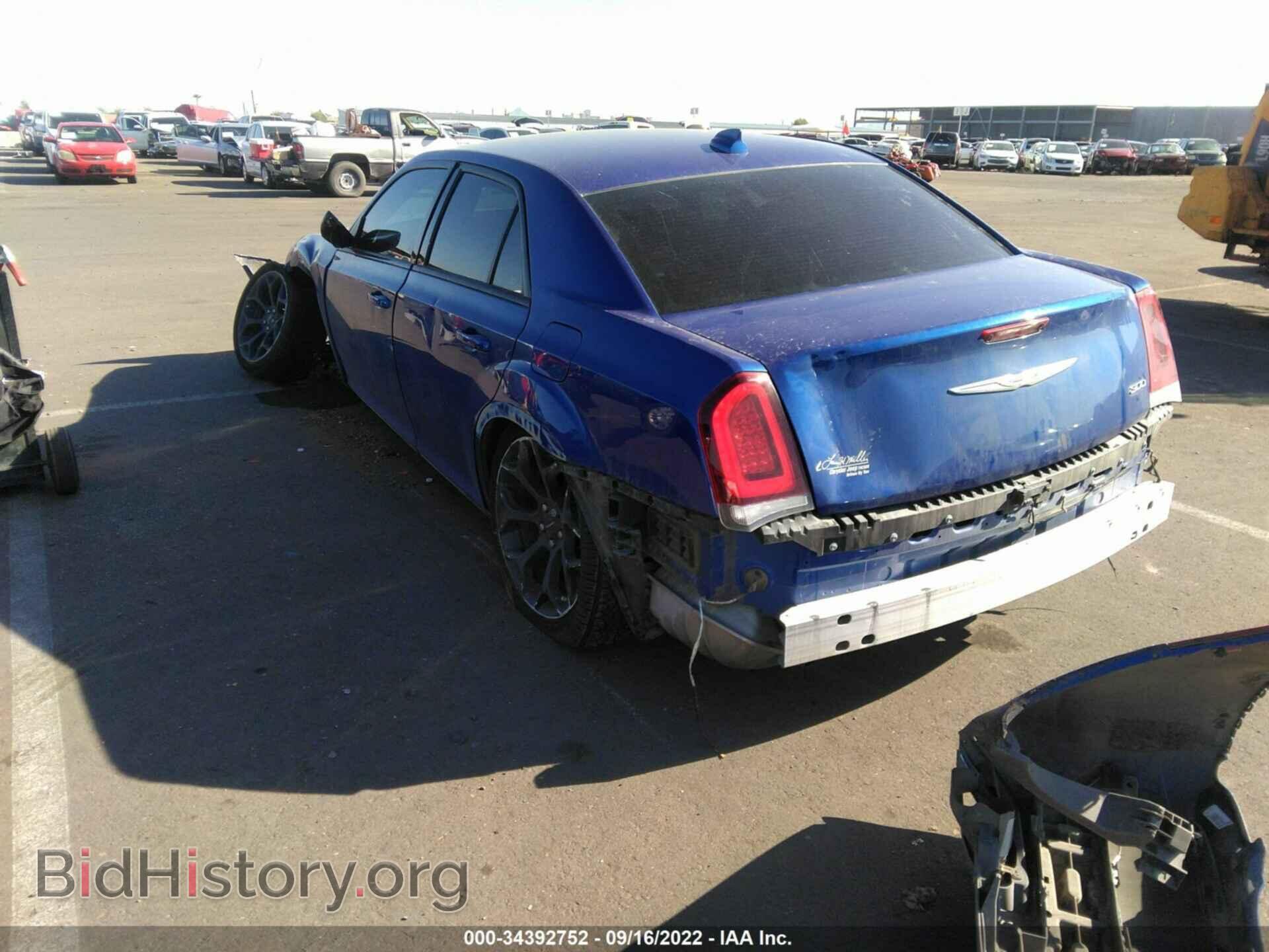 2019 CHRYSLER 300 - VIN: 2C3CCAAG7KH723045 - Фото 3