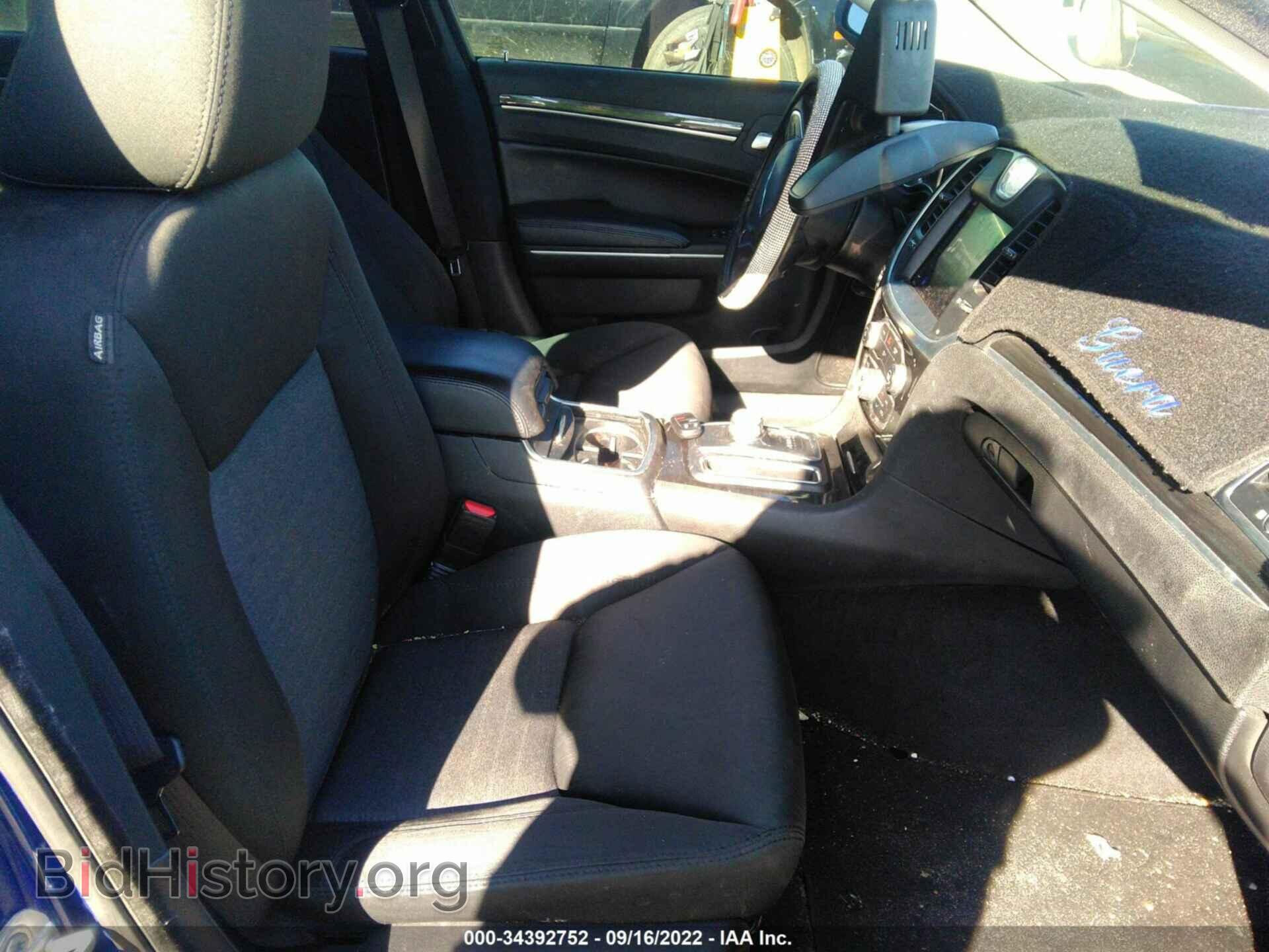 2019 CHRYSLER 300 - VIN: 2C3CCAAG7KH723045 - Фото 5