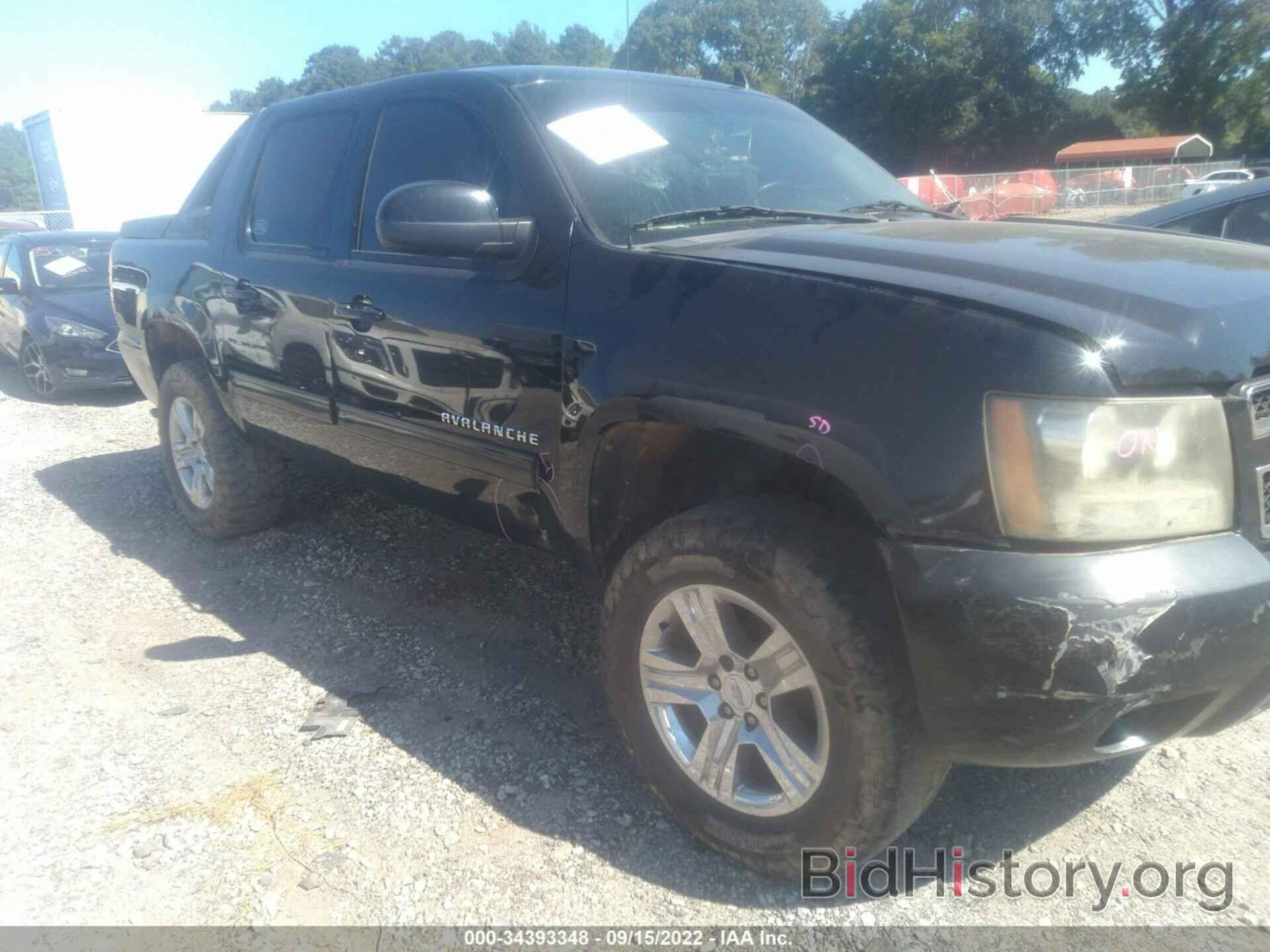 Photo 3GNVKEE08AG225339 - CHEVROLET AVALANCHE 2010