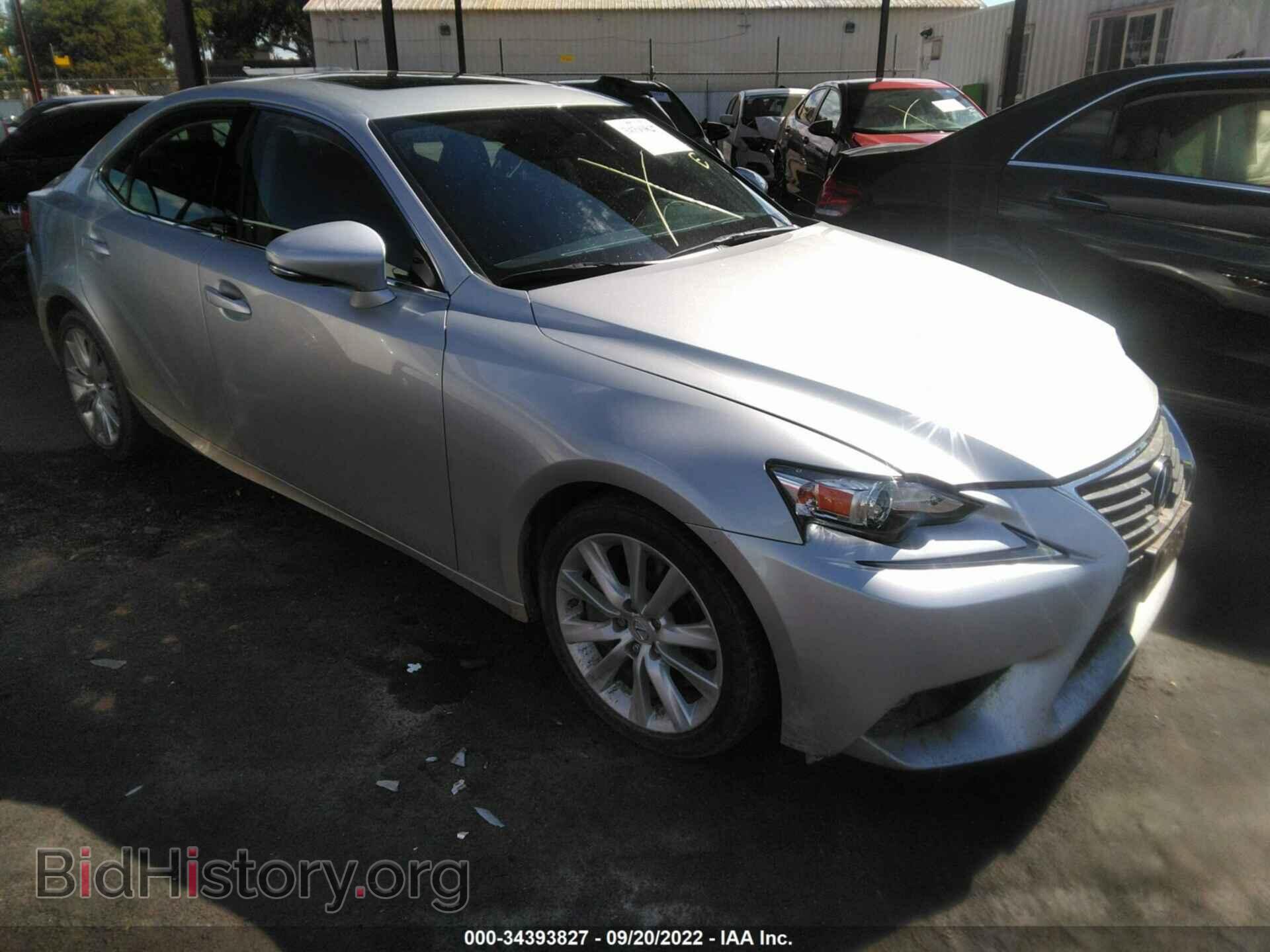 Photo JTHBA1D27G5011936 - LEXUS IS 200T 2016