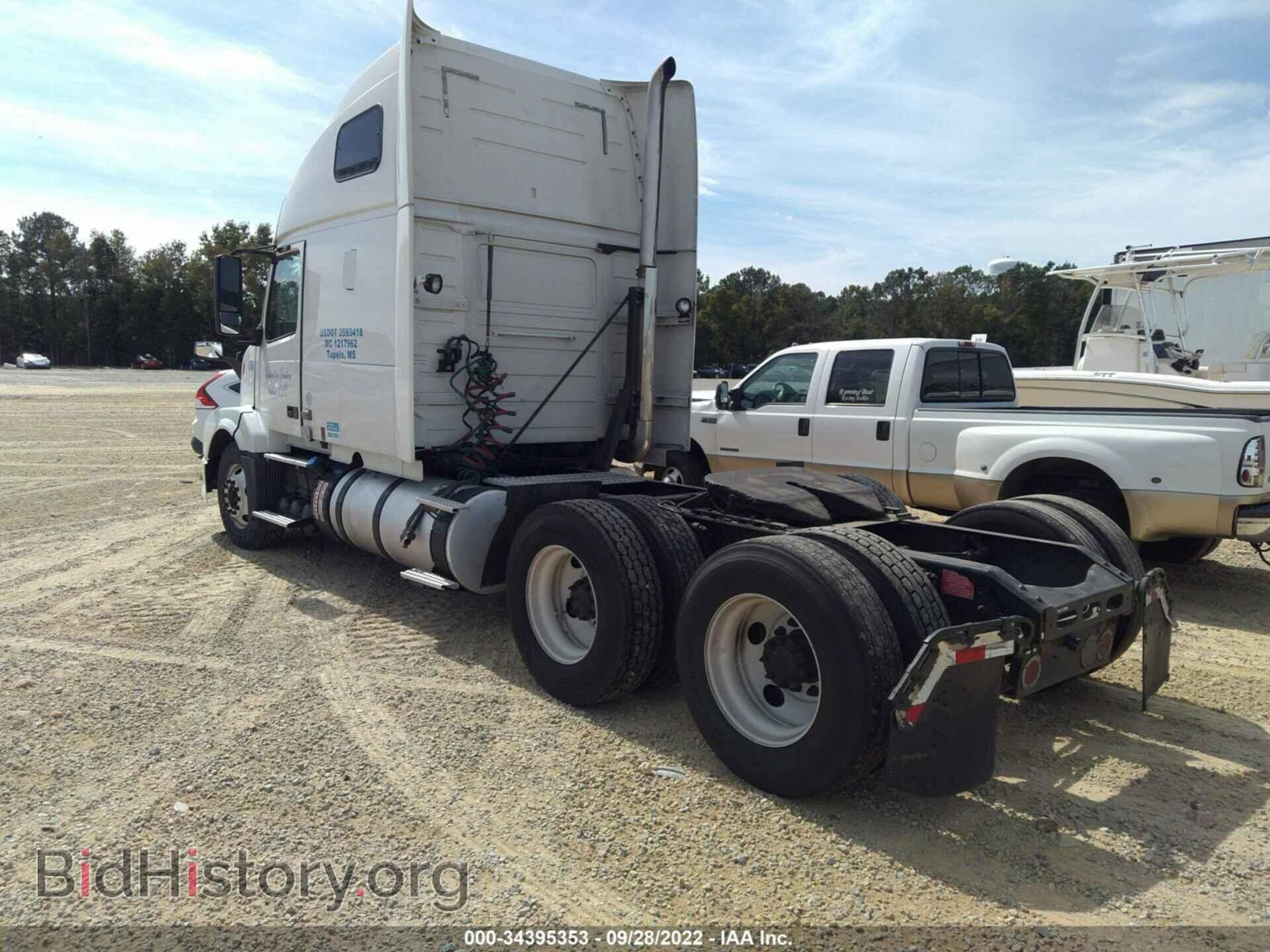 2013 VOLVO VN - VIN: 4V4NC9TH0DN568488 - Фото 3