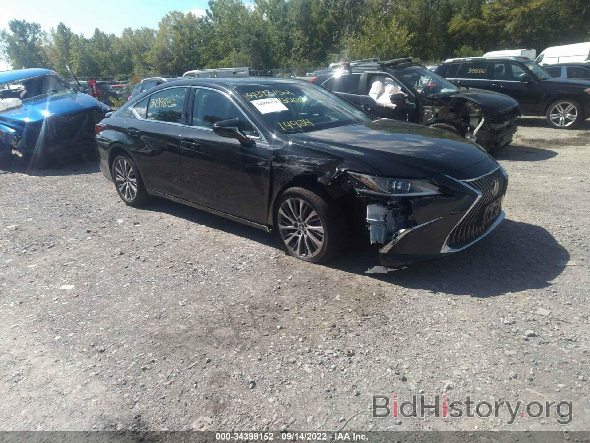 Photo 58ADZ1B19MU085393 - LEXUS ES 2021