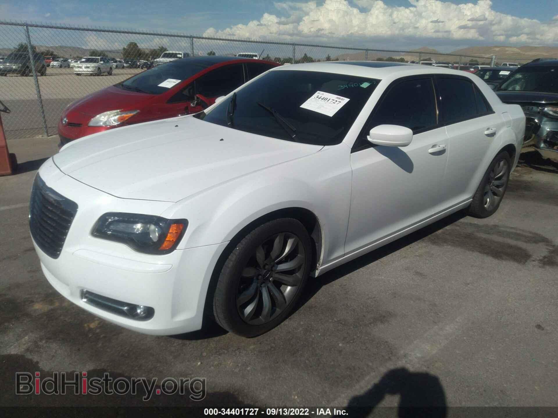 2014 CHRYSLER 300 - VIN: 2C3CCABG1EH292818 - Фото 2