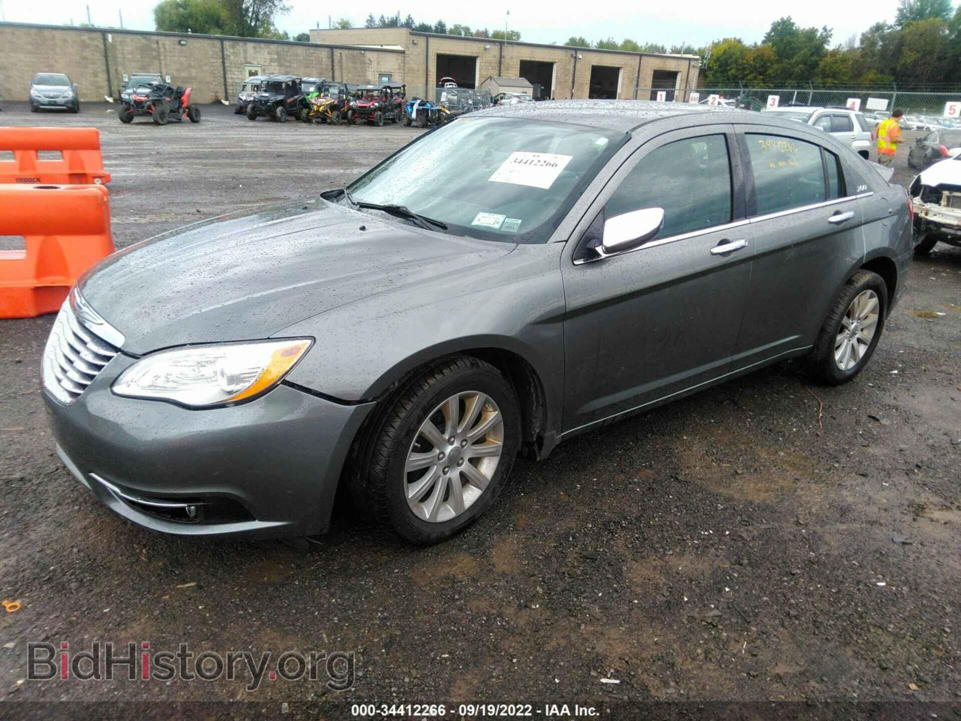 2013 CHRYSLER 200 - VIN: 1C3CCBCG6DN547036 - Фото 2