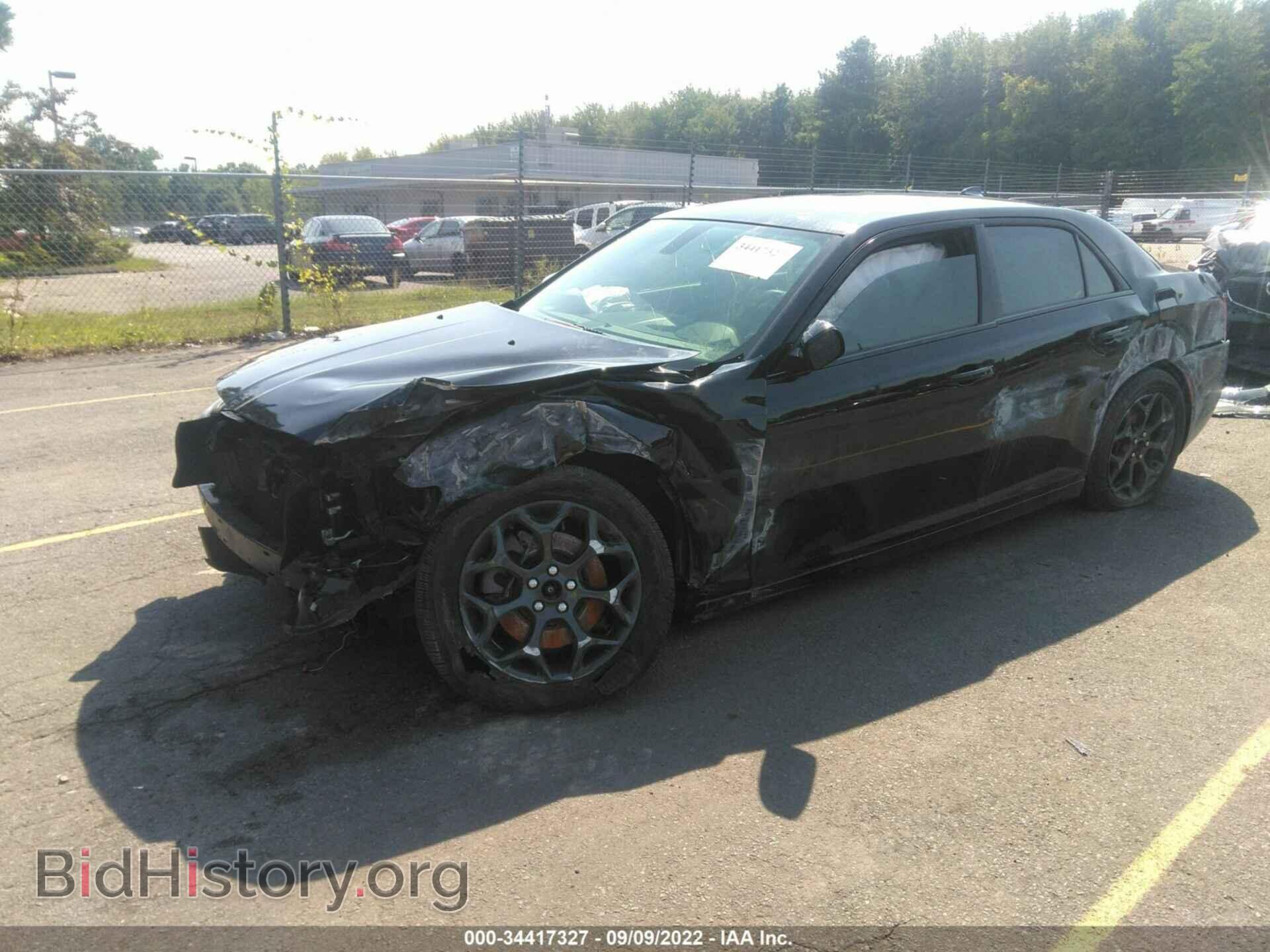 2019 CHRYSLER 300 - VIN: 2C3CCAGG1KH648947 - Фото 2