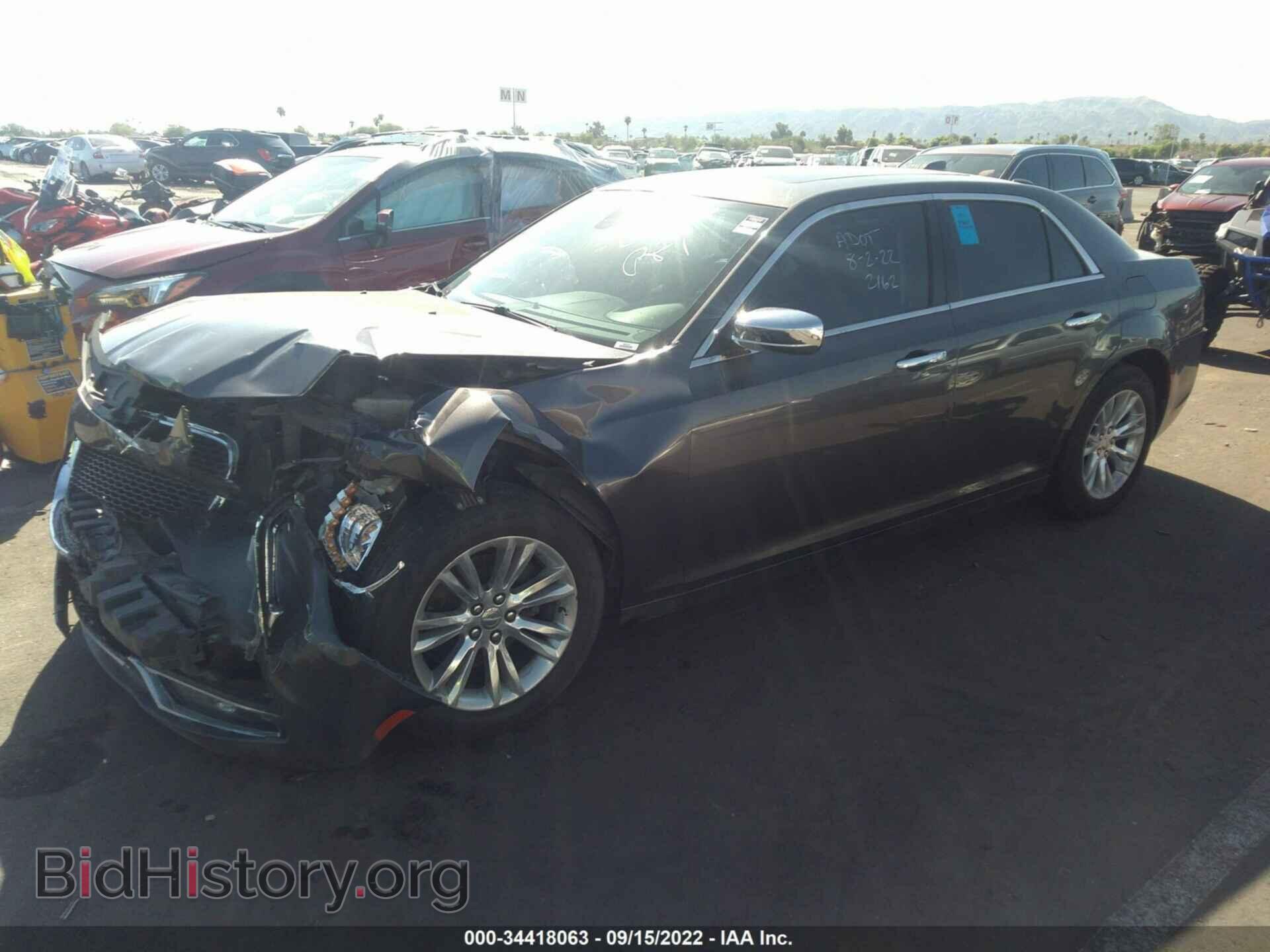 2017 CHRYSLER 300 - VIN: 2C3CCAEGXHH646111 - Фото 2