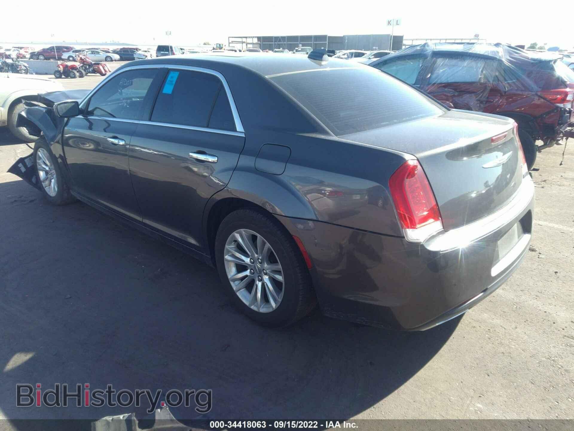 2017 CHRYSLER 300 - VIN: 2C3CCAEGXHH646111 - Фото 3