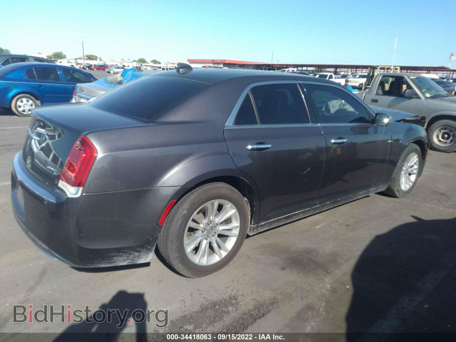 2017 CHRYSLER 300 - VIN: 2C3CCAEGXHH646111 - Фото 4