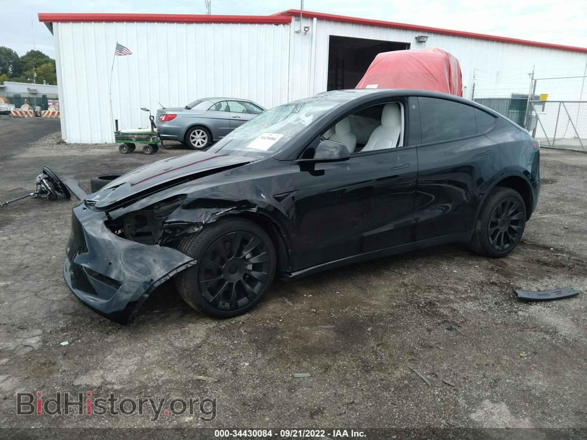 2022 TESLA MODEL Y - VIN: 7SAYGAEE3NF429024 - Photo 2
