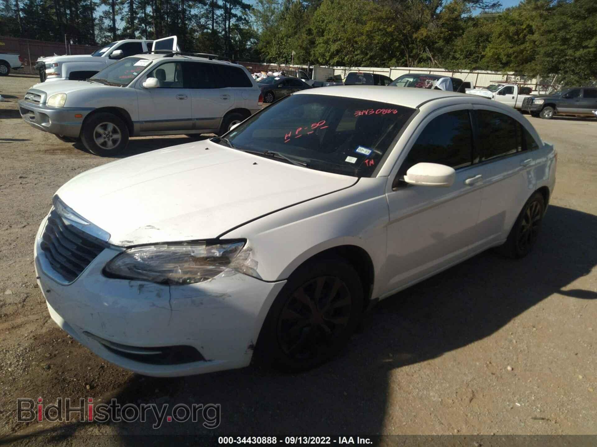 2011 CHRYSLER 200 - VIN: 1C3BC4FB2BN522462 - Photo 2