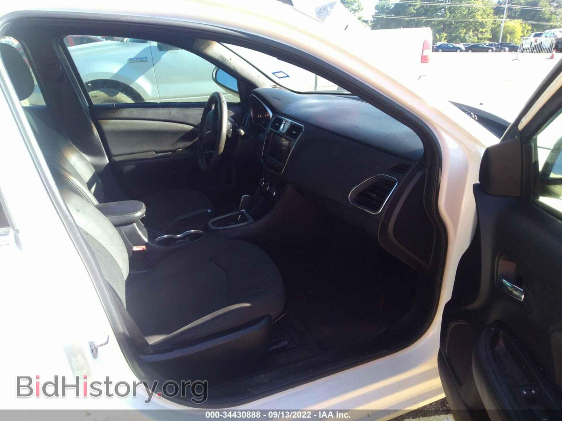 2011 CHRYSLER 200 - VIN: 1C3BC4FB2BN522462 - Photo 5