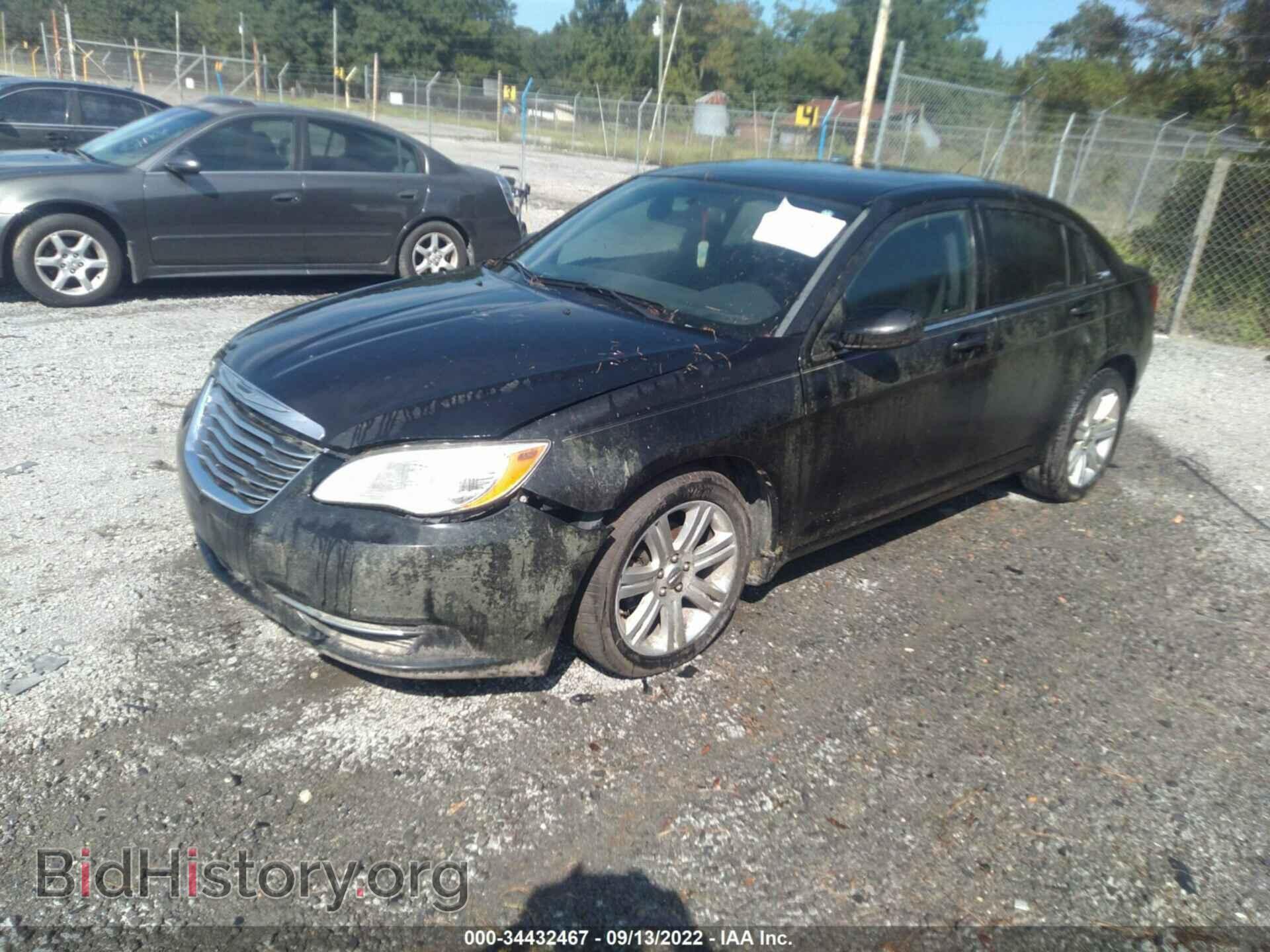2013 CHRYSLER 200 - VIN: 1C3CCBBB5DN734273 - Photo 2