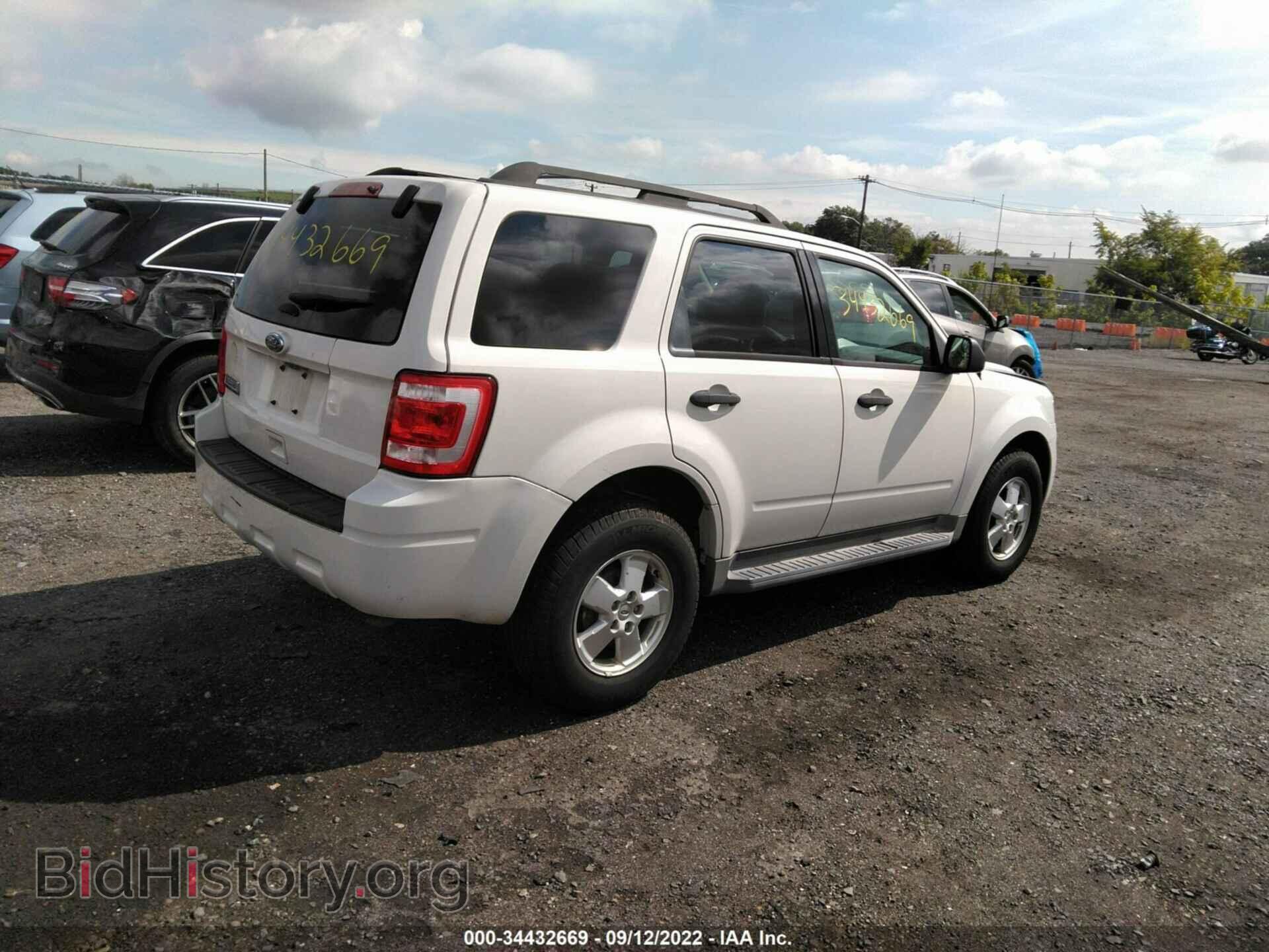 2011 FORD ESCAPE - VIN: 1FMCU0D70BKB94735 - Фото 4