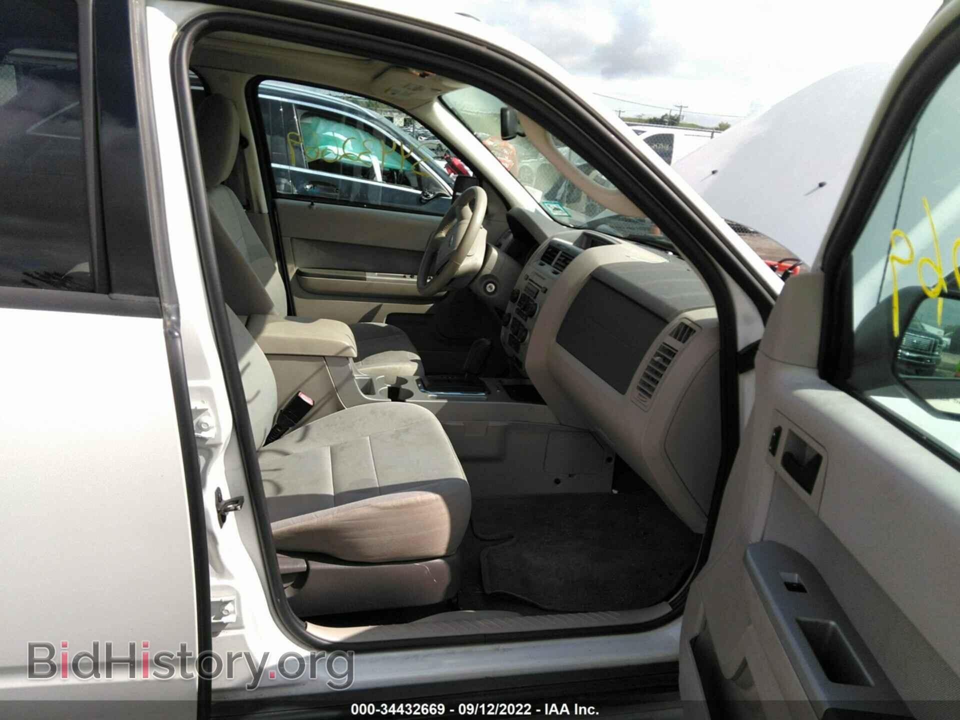 2011 FORD ESCAPE - VIN: 1FMCU0D70BKB94735 - Фото 5