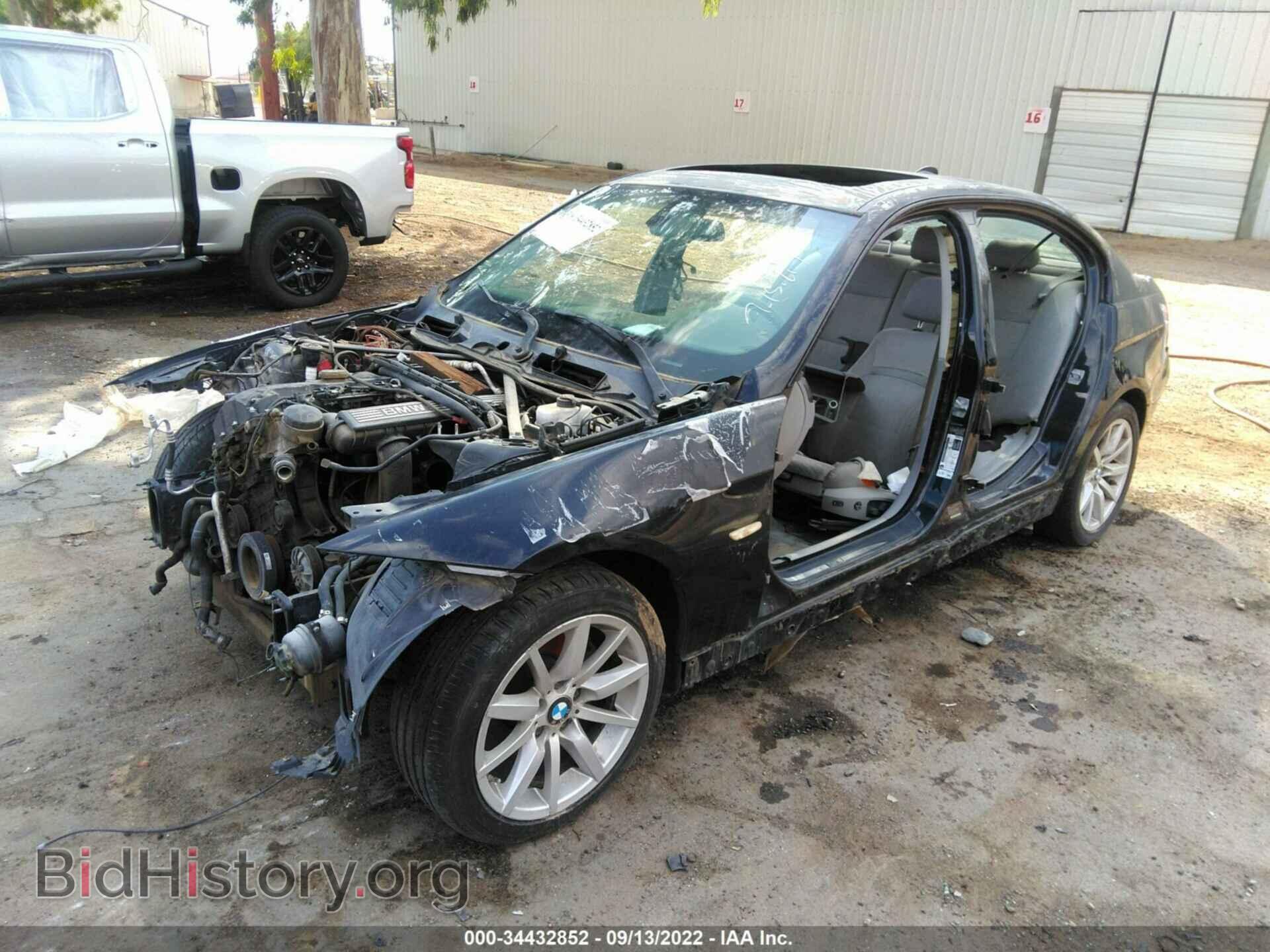 2011 BMW 3 SERIES - VIN: WBAPH5G55BNM73837 - Фото 2