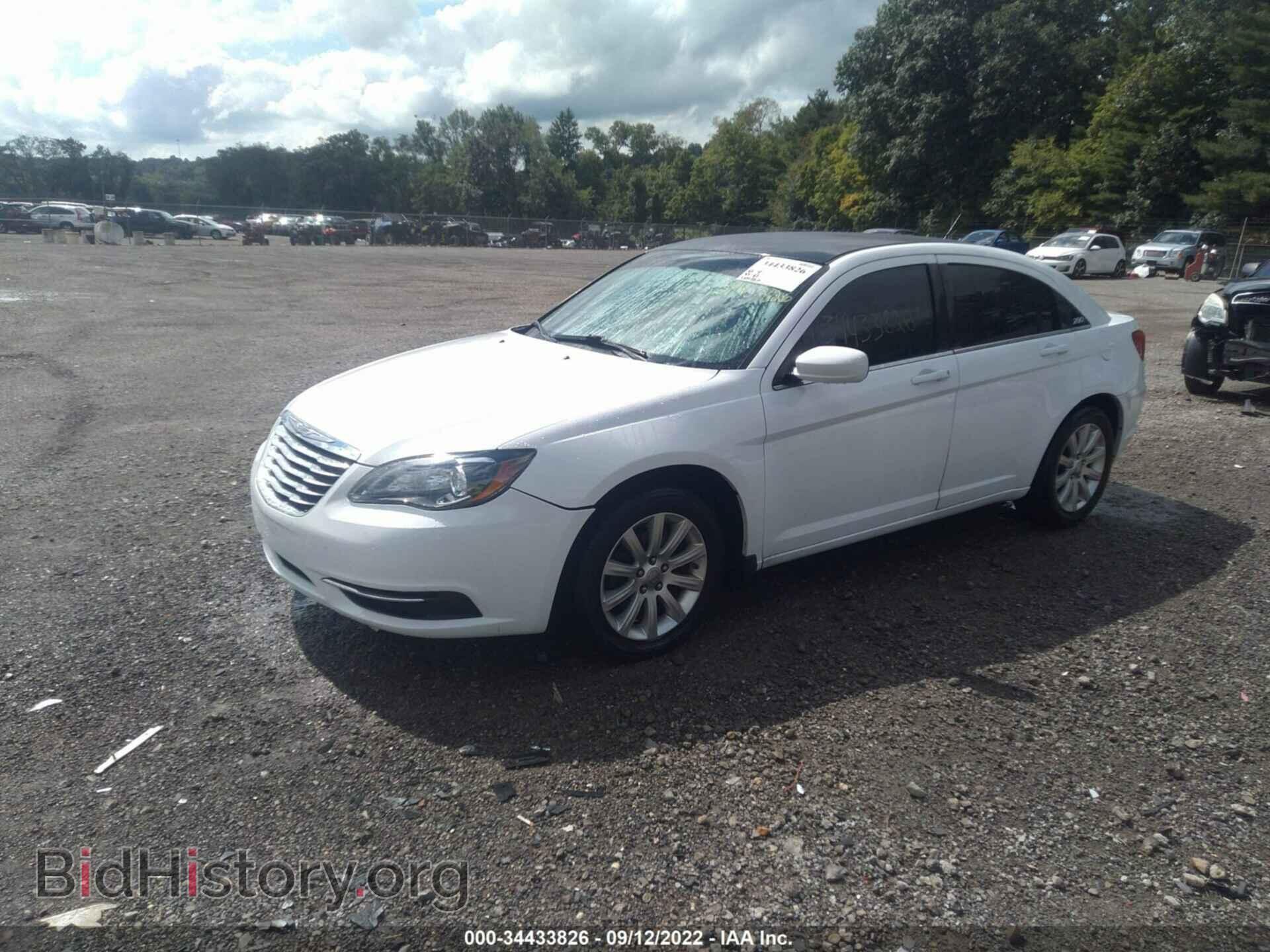 2011 CHRYSLER 200 - VIN: 1C3BC1FB6BN625284 - Фото 2