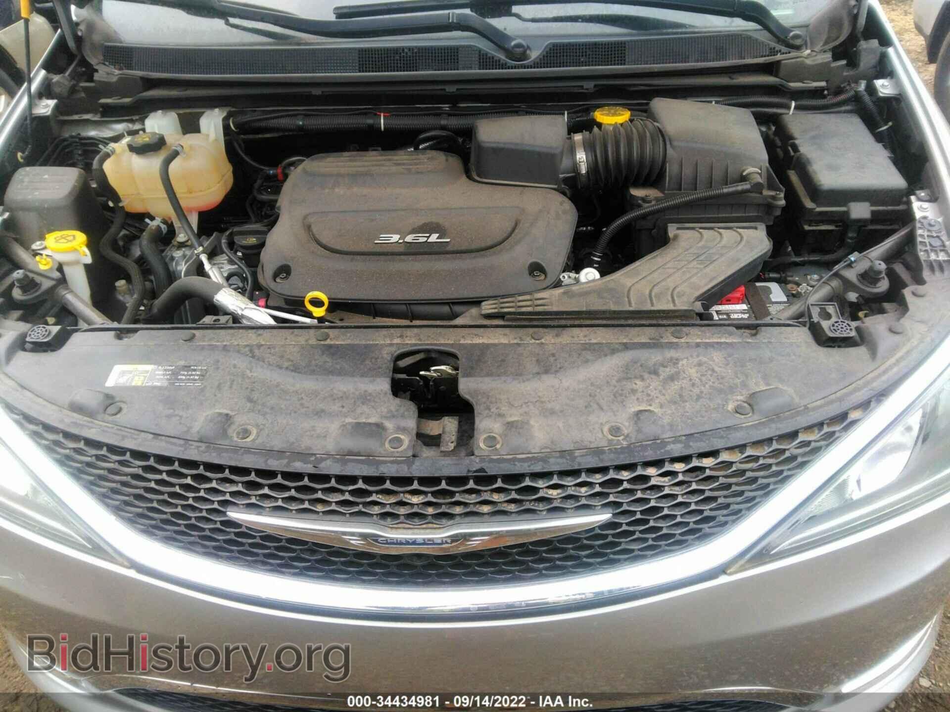 2017 CHRYSLER PACIFICA - VIN: 2C4RC1BGXHR576713 - Фото 10