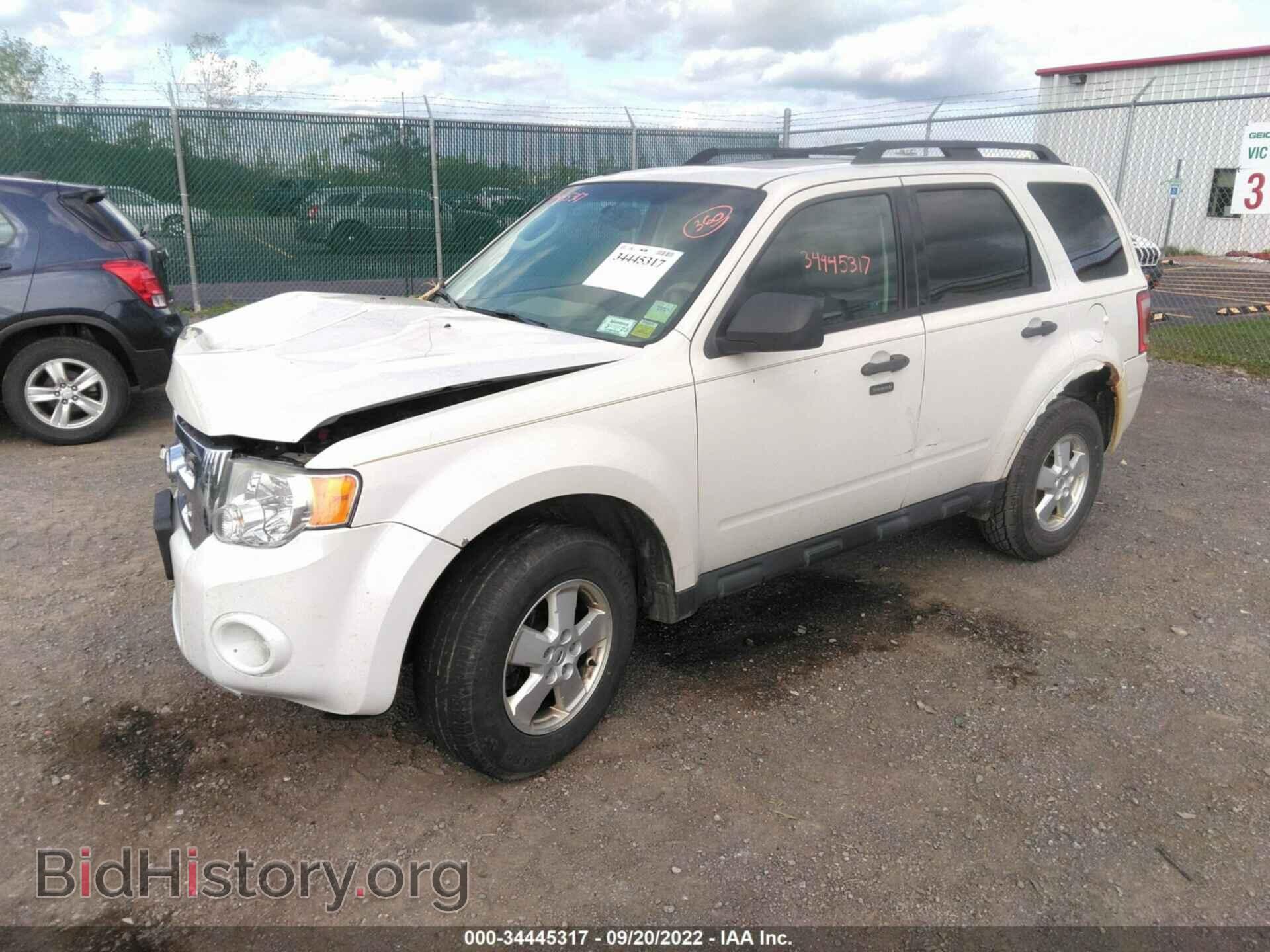 2011 FORD ESCAPE - VIN: 1FMCU0D77BKA20354 - Фото 2