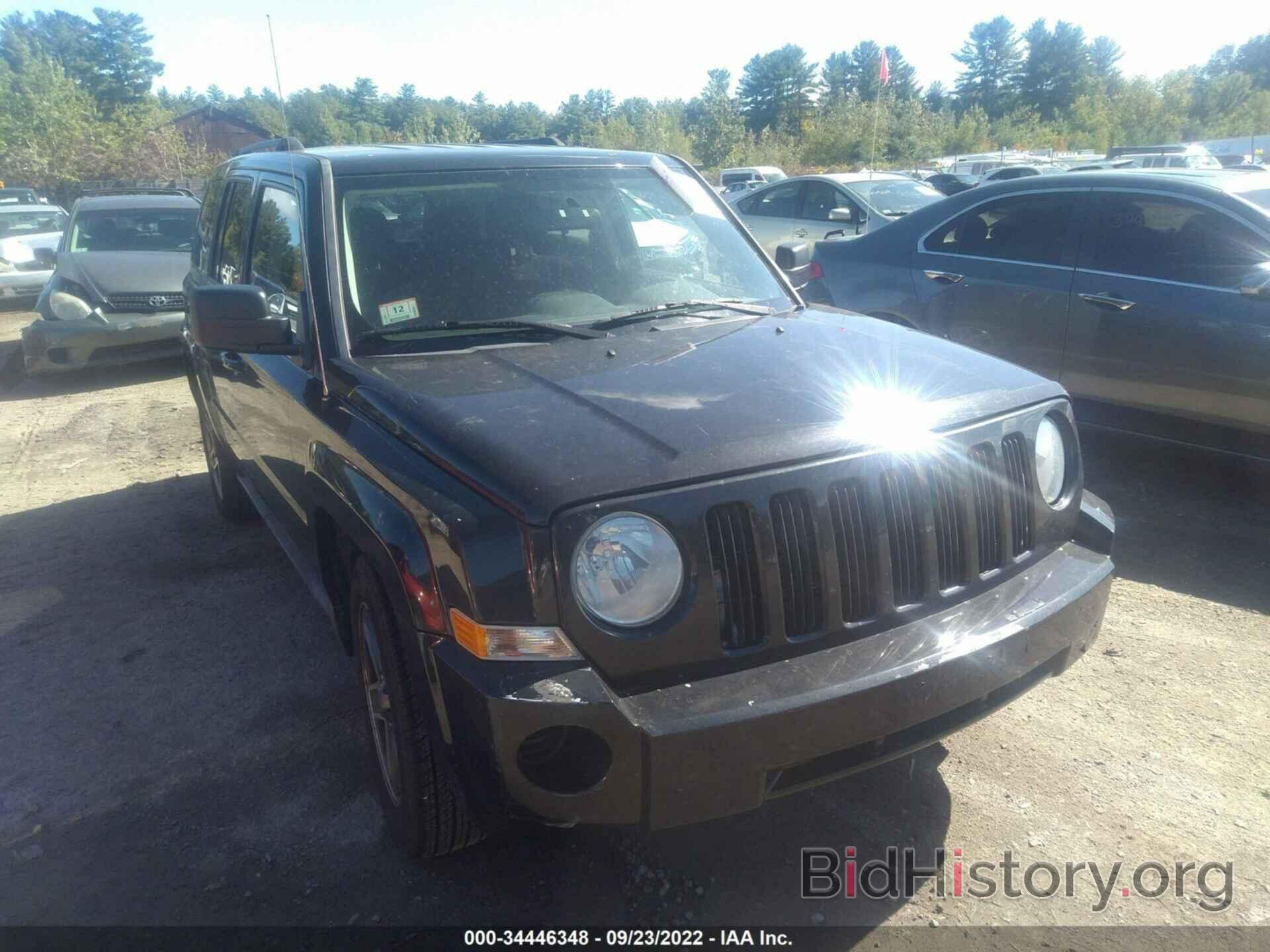 Фотография 1J4NF2GB9AD502324 - JEEP PATRIOT 2010