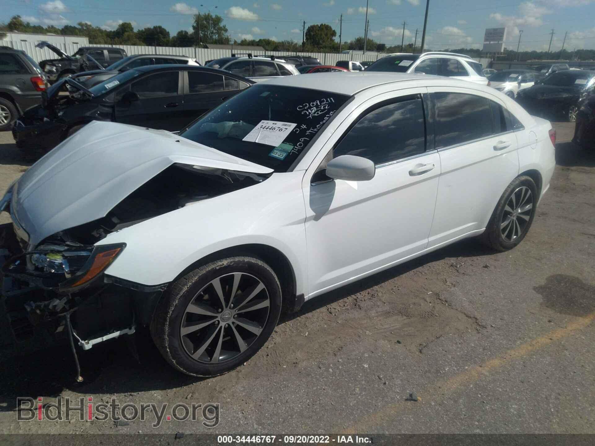 2014 CHRYSLER 200 - VIN: 1C3CCBBB1EN107409 - Фото 2