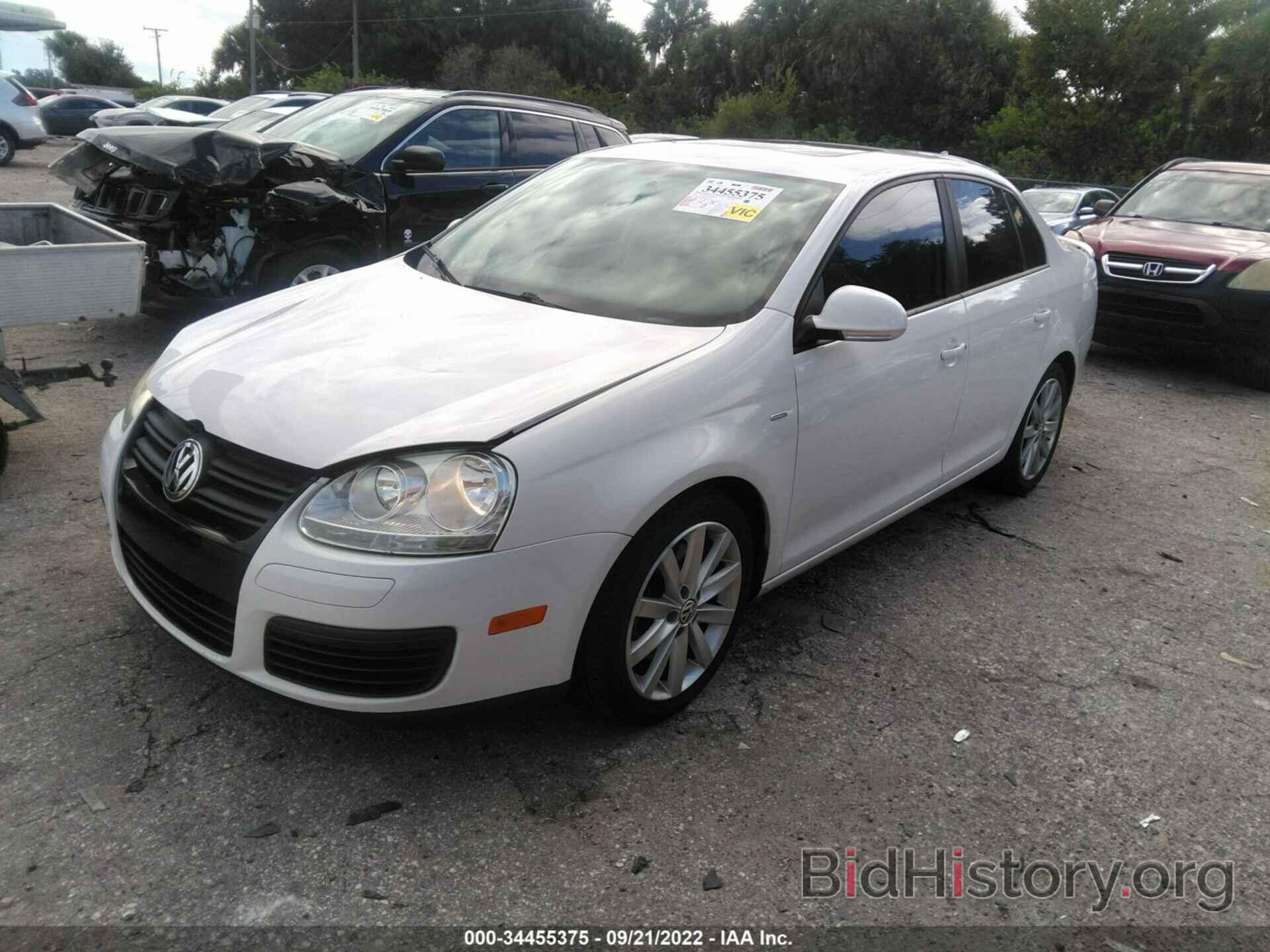 Фотография 3VWRJ7AJ0AM069531 - VOLKSWAGEN JETTA SEDAN 2010