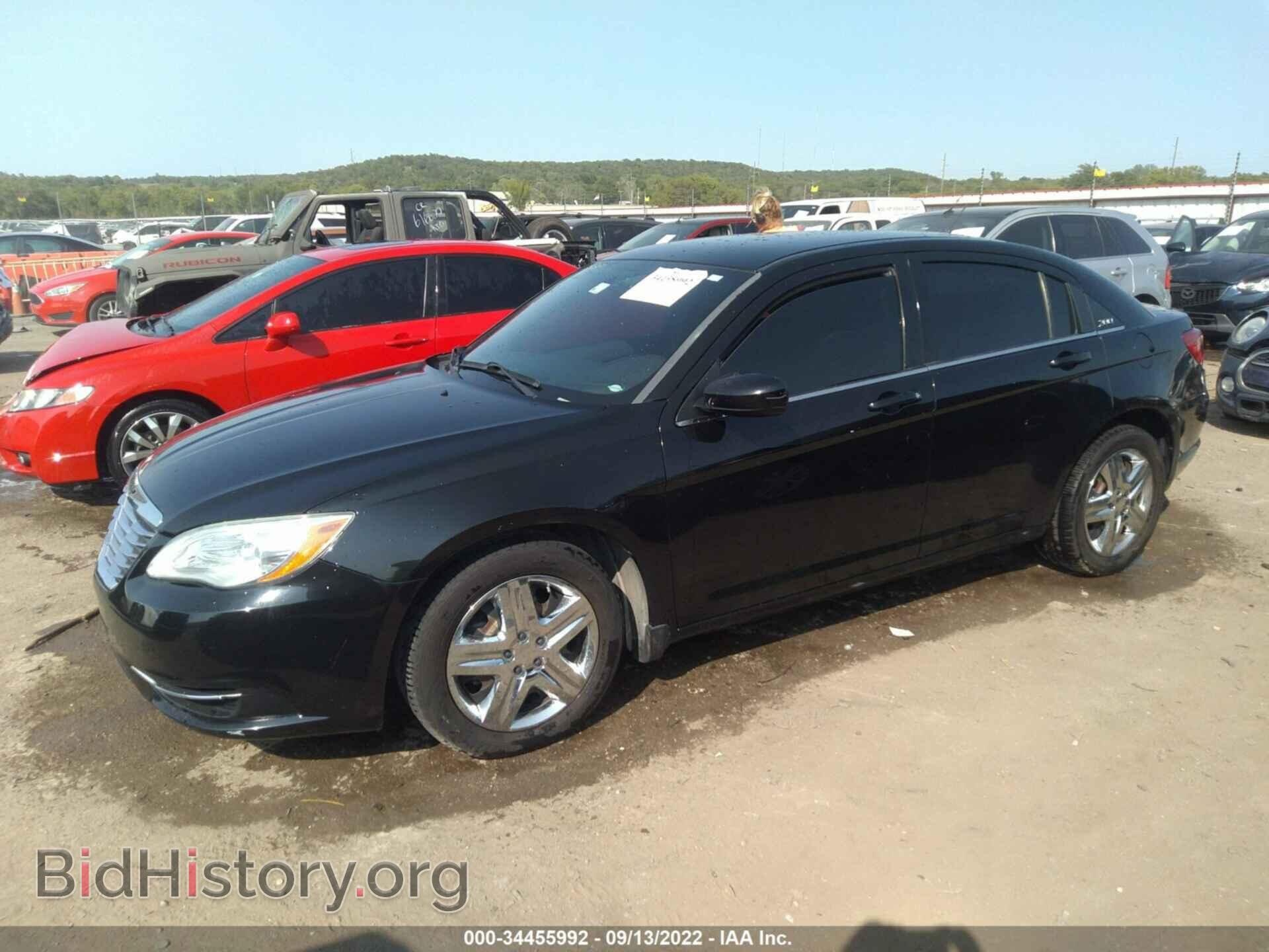 2012 CHRYSLER 200 - VIN: 1C3CCBAB3CN268553 - Фото 2