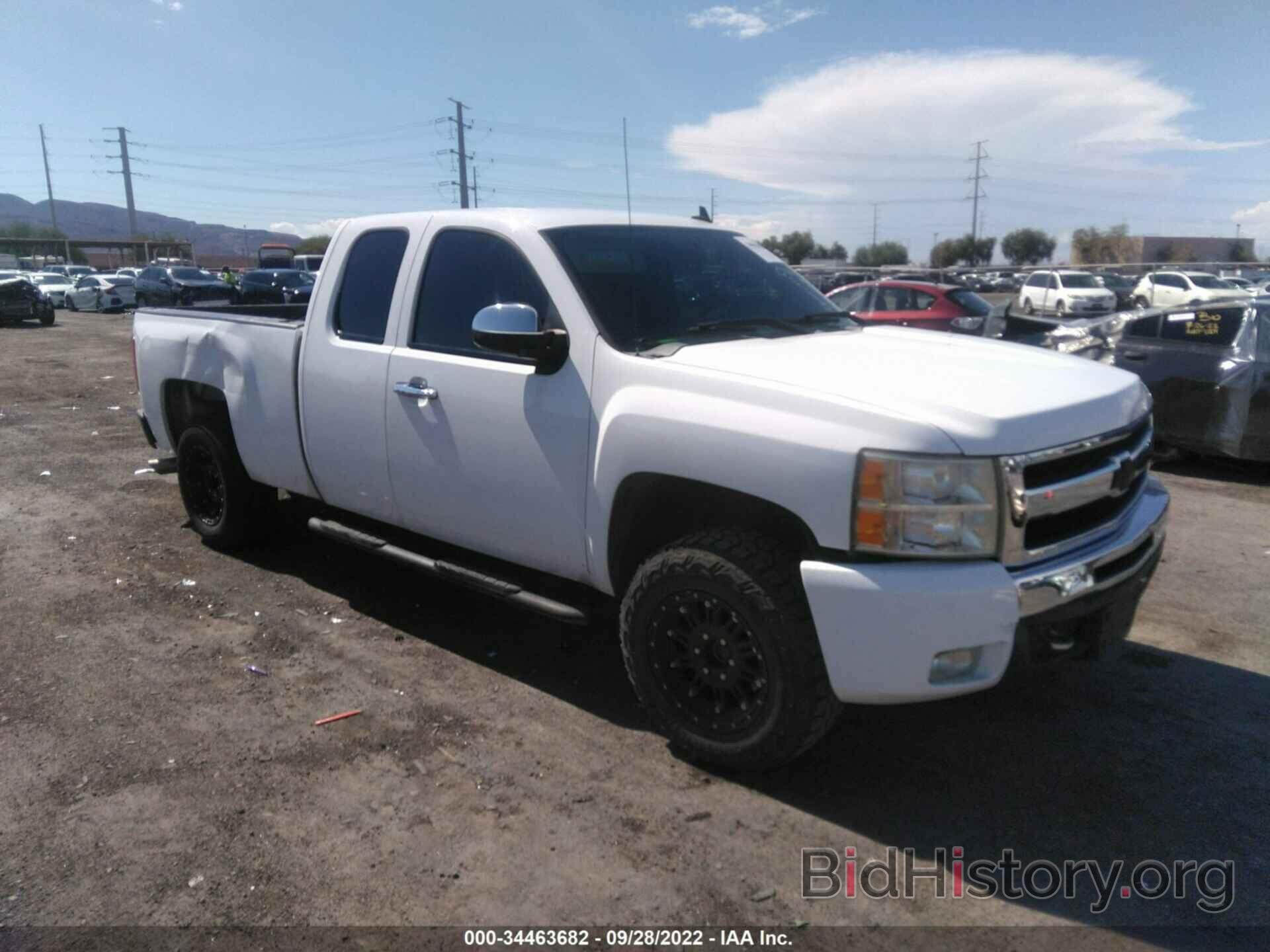 Photo 1GCRCSE05BZ203175 - CHEVROLET SILVERADO 1500 2011