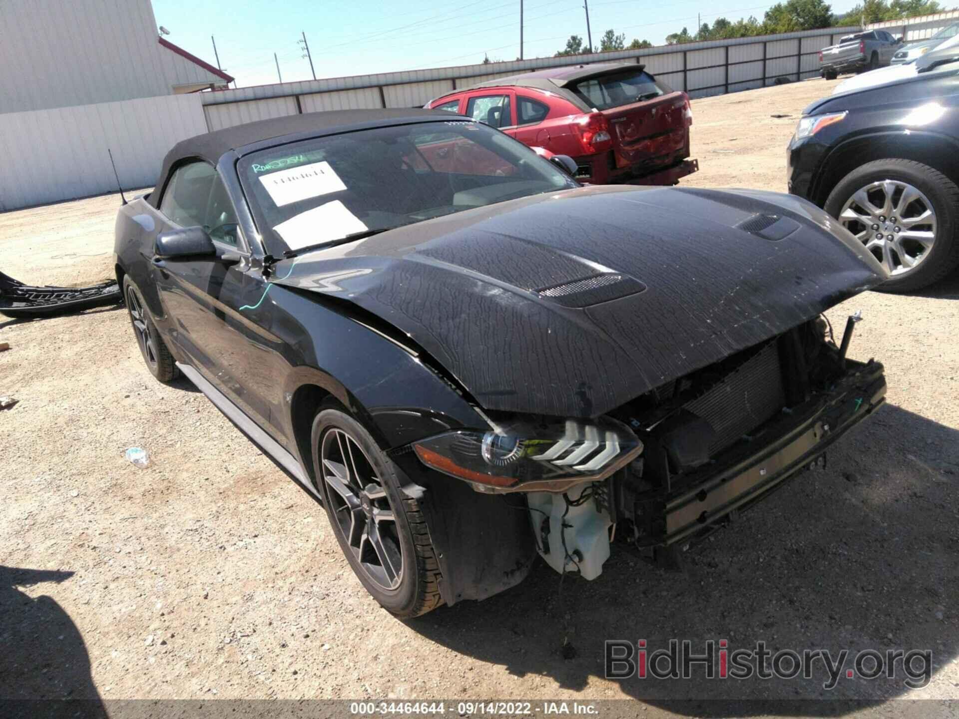 Photo 1FATP8UH9L5143260 - FORD MUSTANG 2020