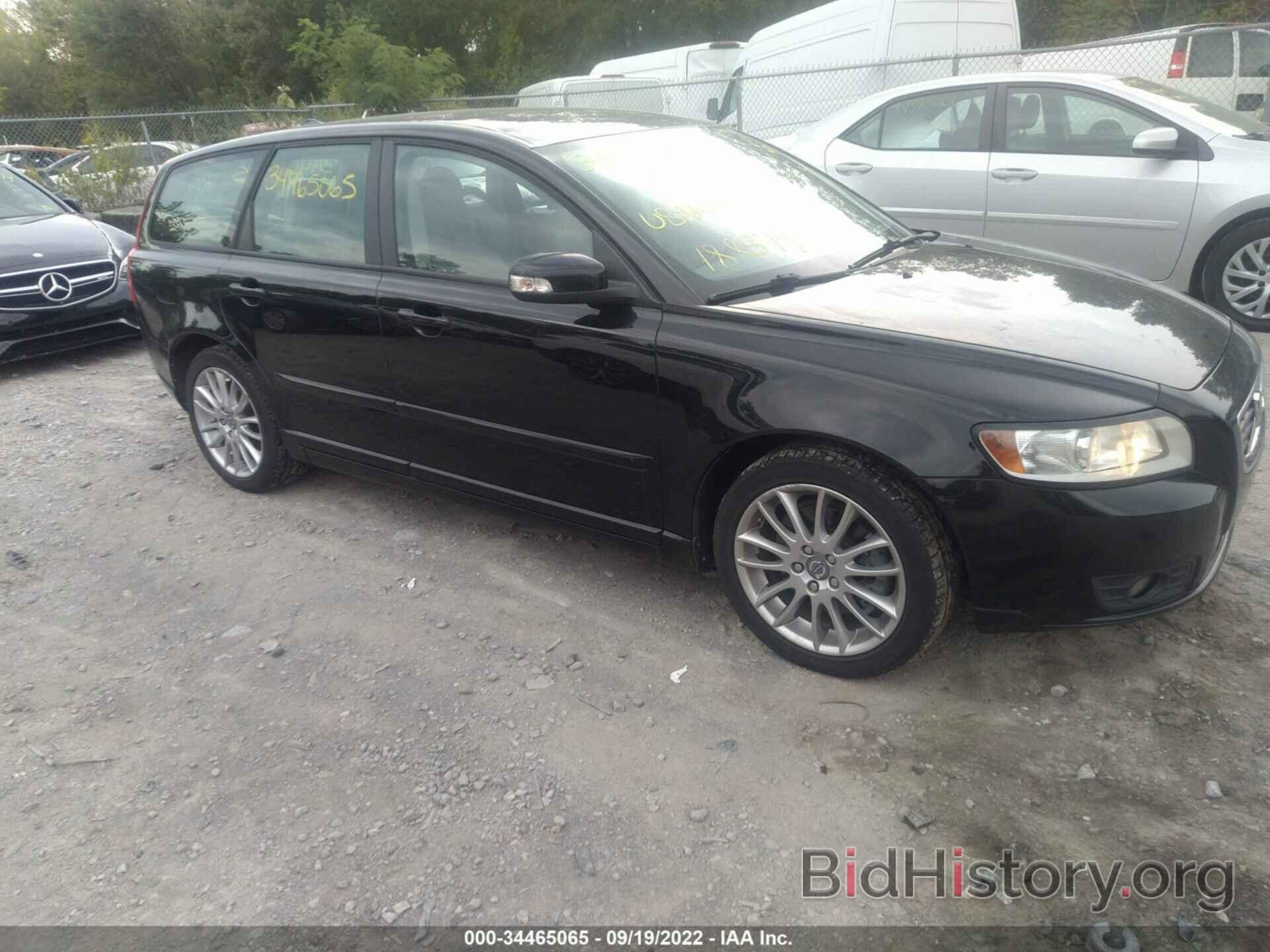 Photo YV1382MWXA2527205 - VOLVO V50 2010