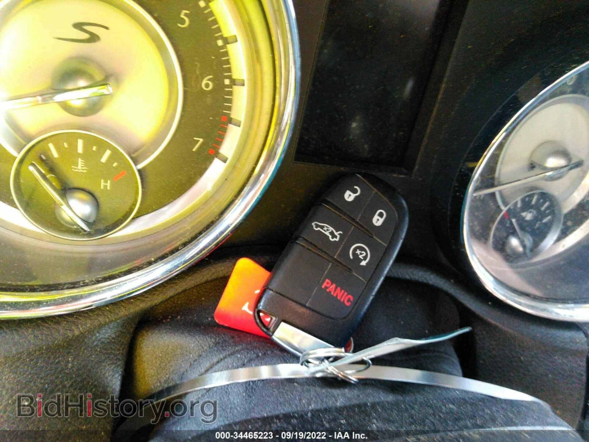 2014 CHRYSLER 300 - VIN: 2C3CCAGG7EH309713 - Фото 11