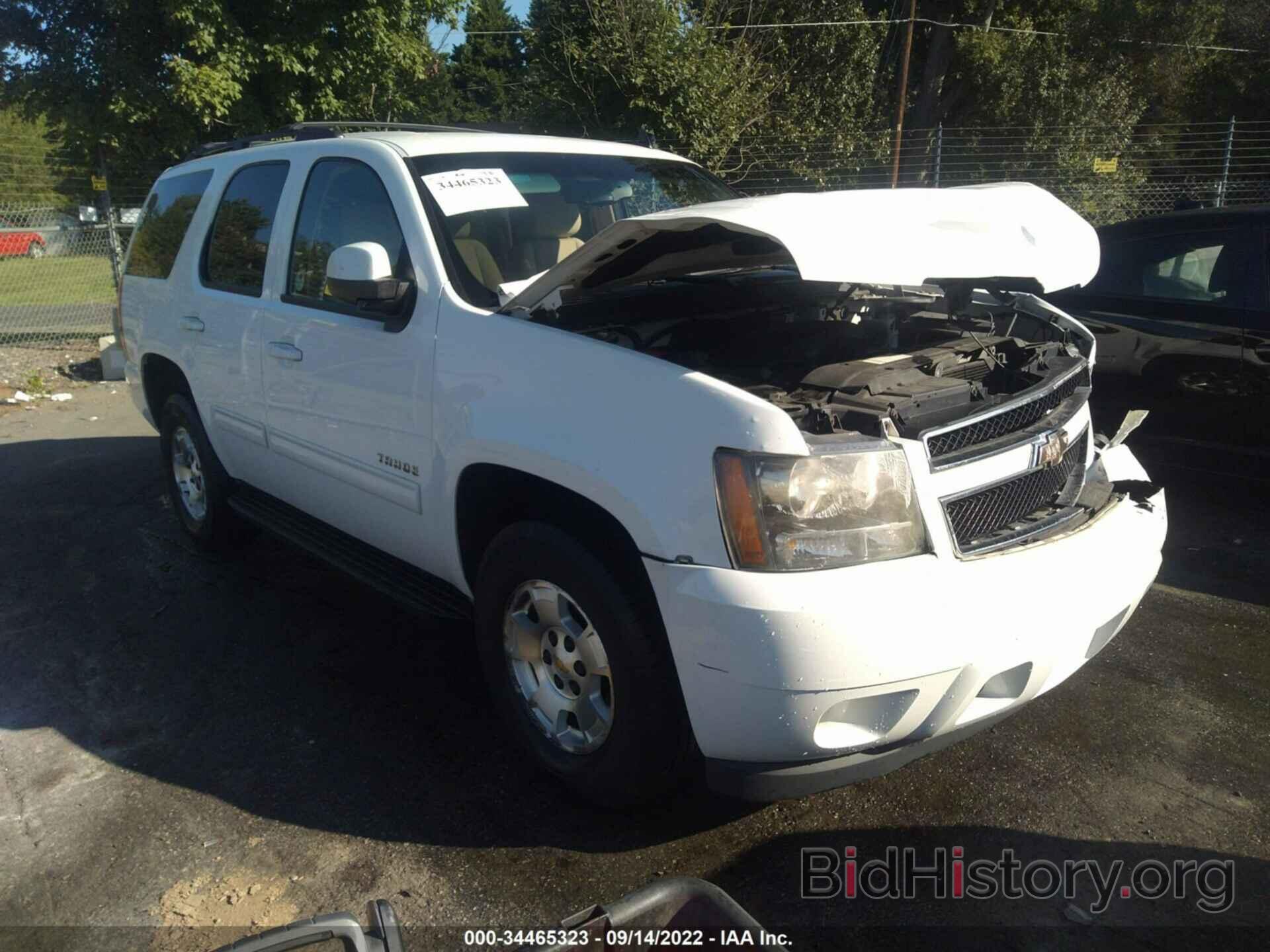 Photo 1GNSCAE09BR130749 - CHEVROLET TAHOE 2011