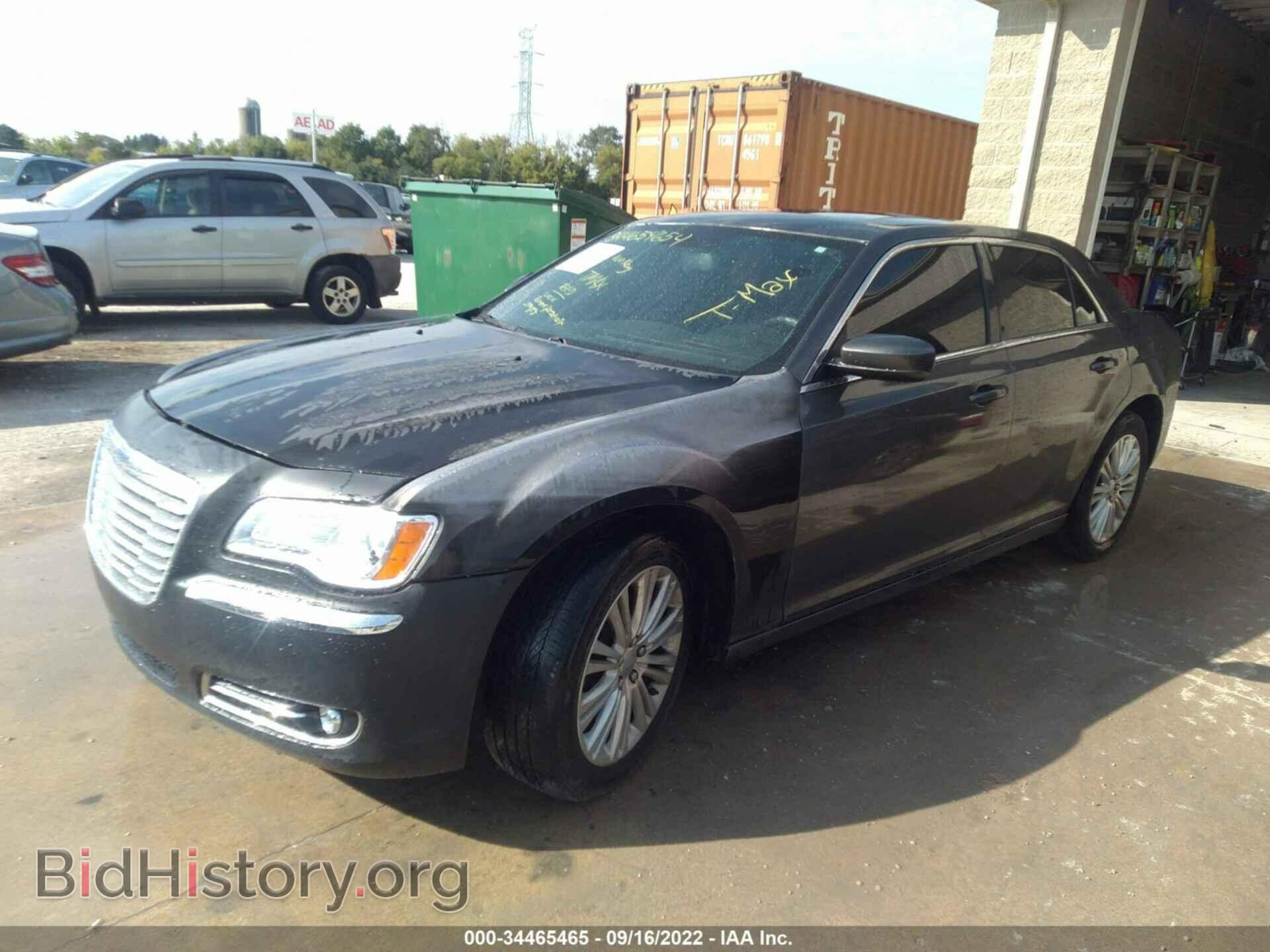 2013 CHRYSLER 300 - VIN: 2C3CCARG7DH581173 - Photo 2
