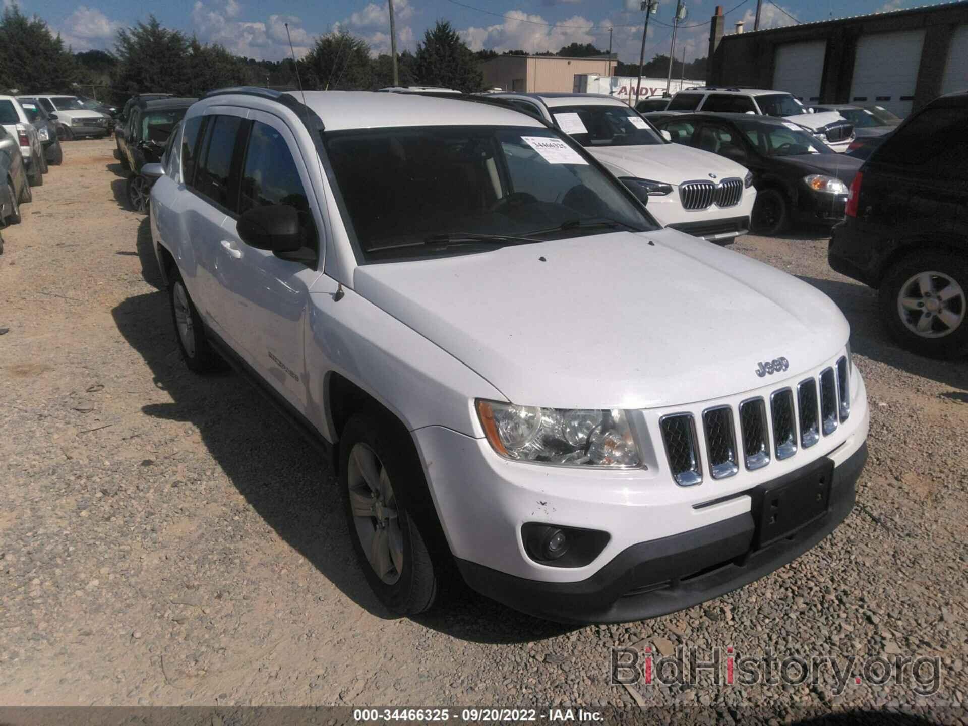 Photo 1C4NJDBBXCD563594 - JEEP COMPASS 2012
