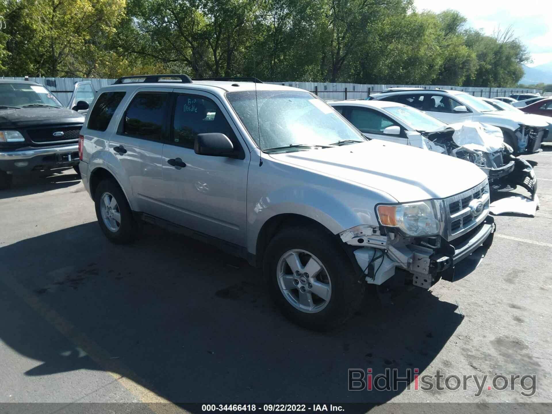 Photo 1FMCU0DG5BKA99040 - FORD ESCAPE 2011