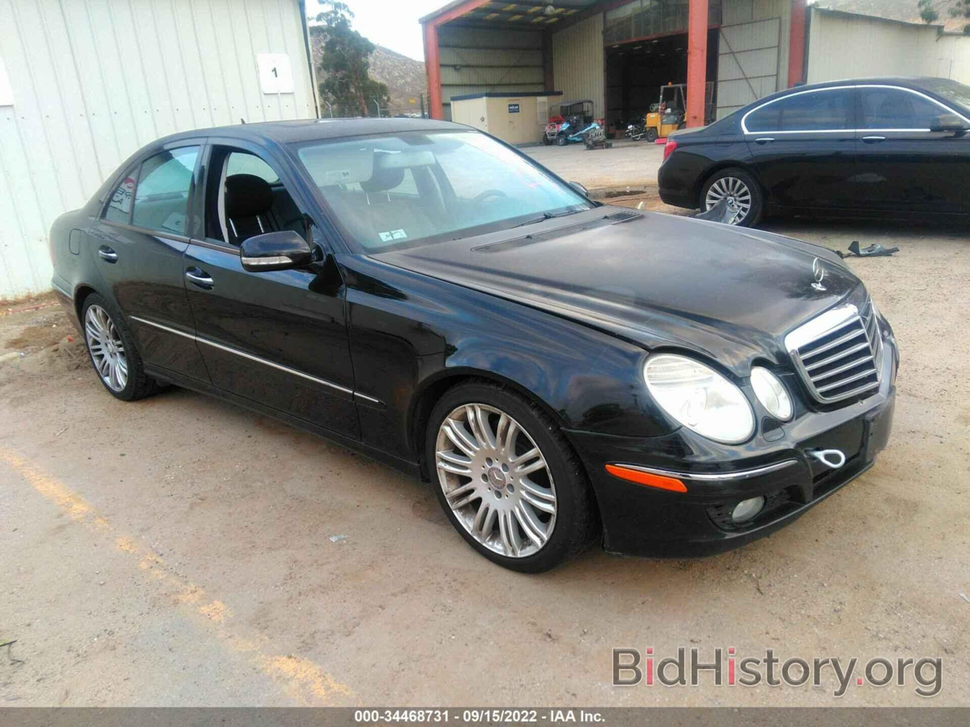 Photo WDBUF56XX8B220374 - MERCEDES-BENZ E-CLASS 2008