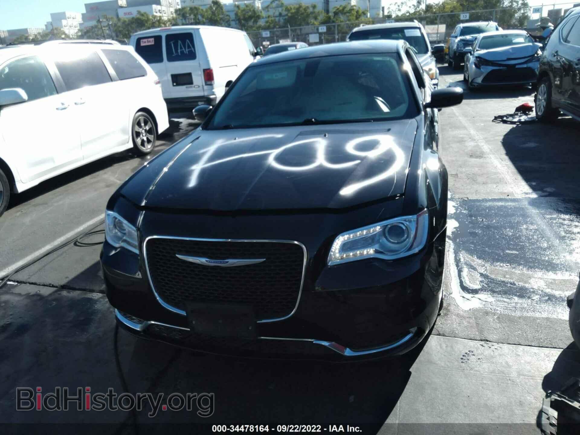 2019 CHRYSLER 300 - VIN: 2C3CCAAG0KH675968 - Фото 6
