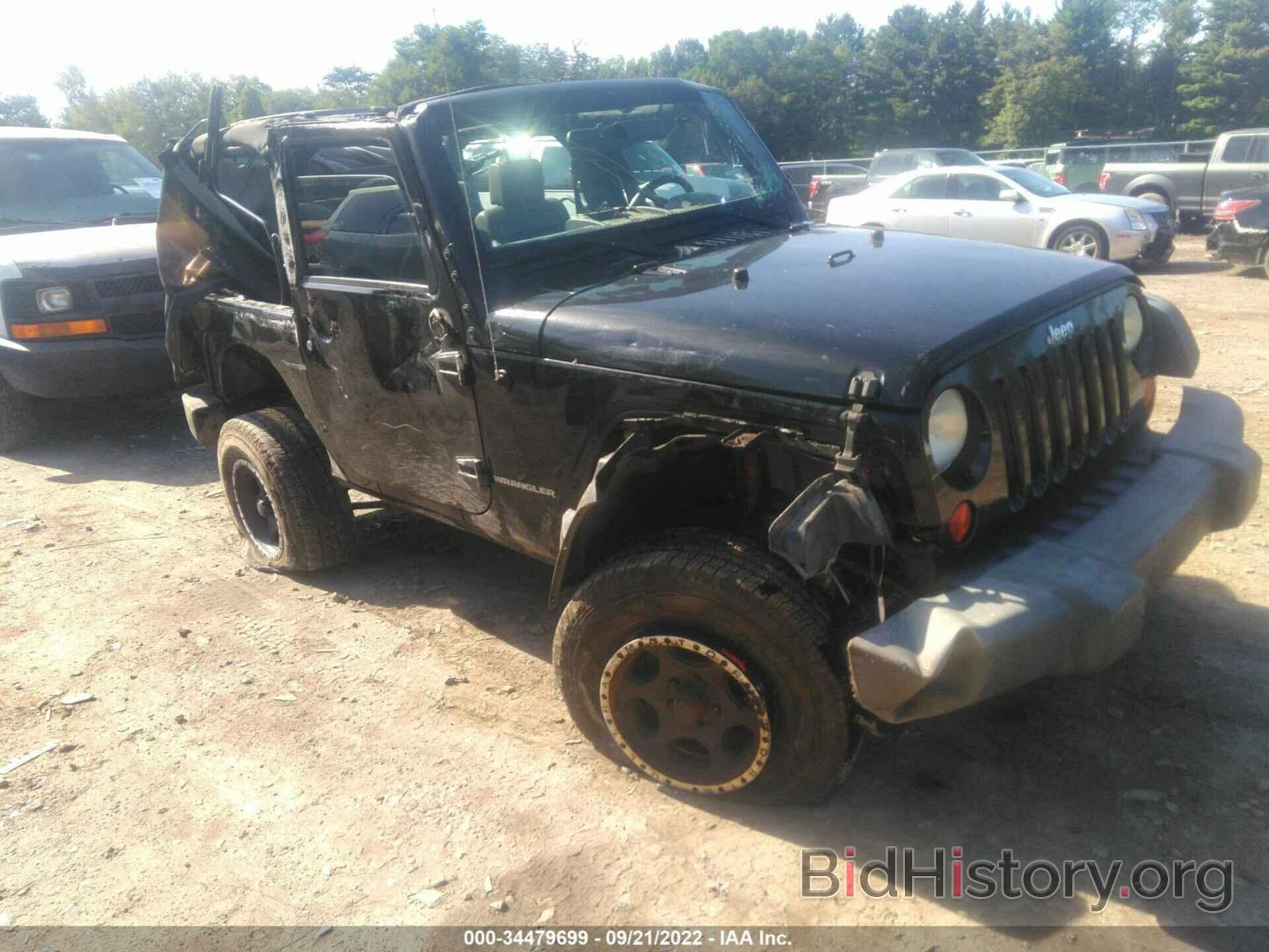 Photo 1J4FA24198L547665 - JEEP WRANGLER 2008