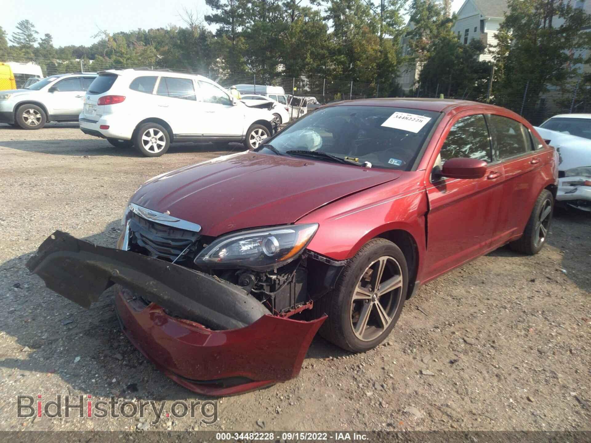 2013 CHRYSLER 200 - VIN: 1C3CCBBG2DN702067 - Photo 2