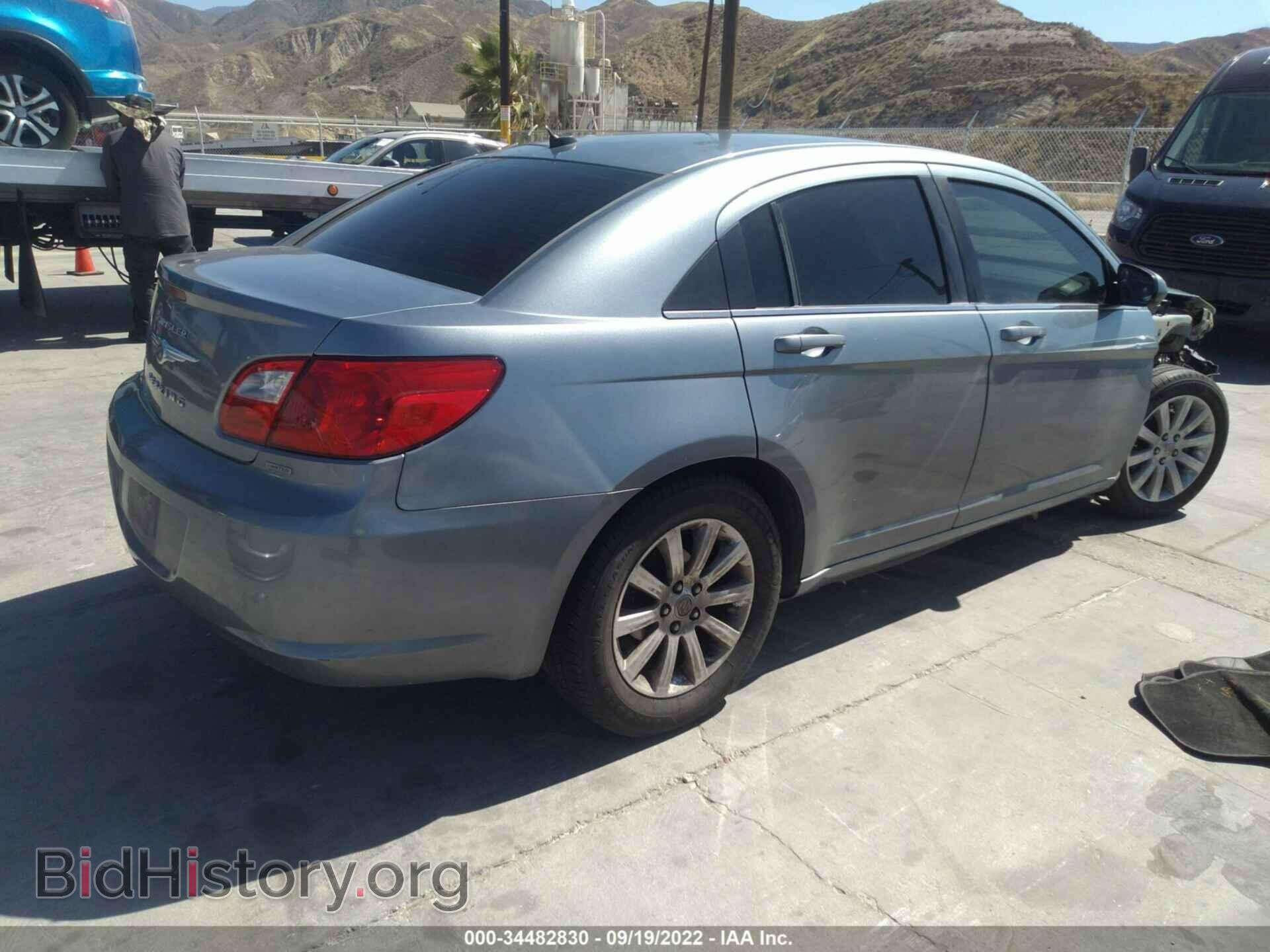 2010 CHRYSLER SEBRING - VIN: 1C3CC5FB2AN136522 - Фото 4