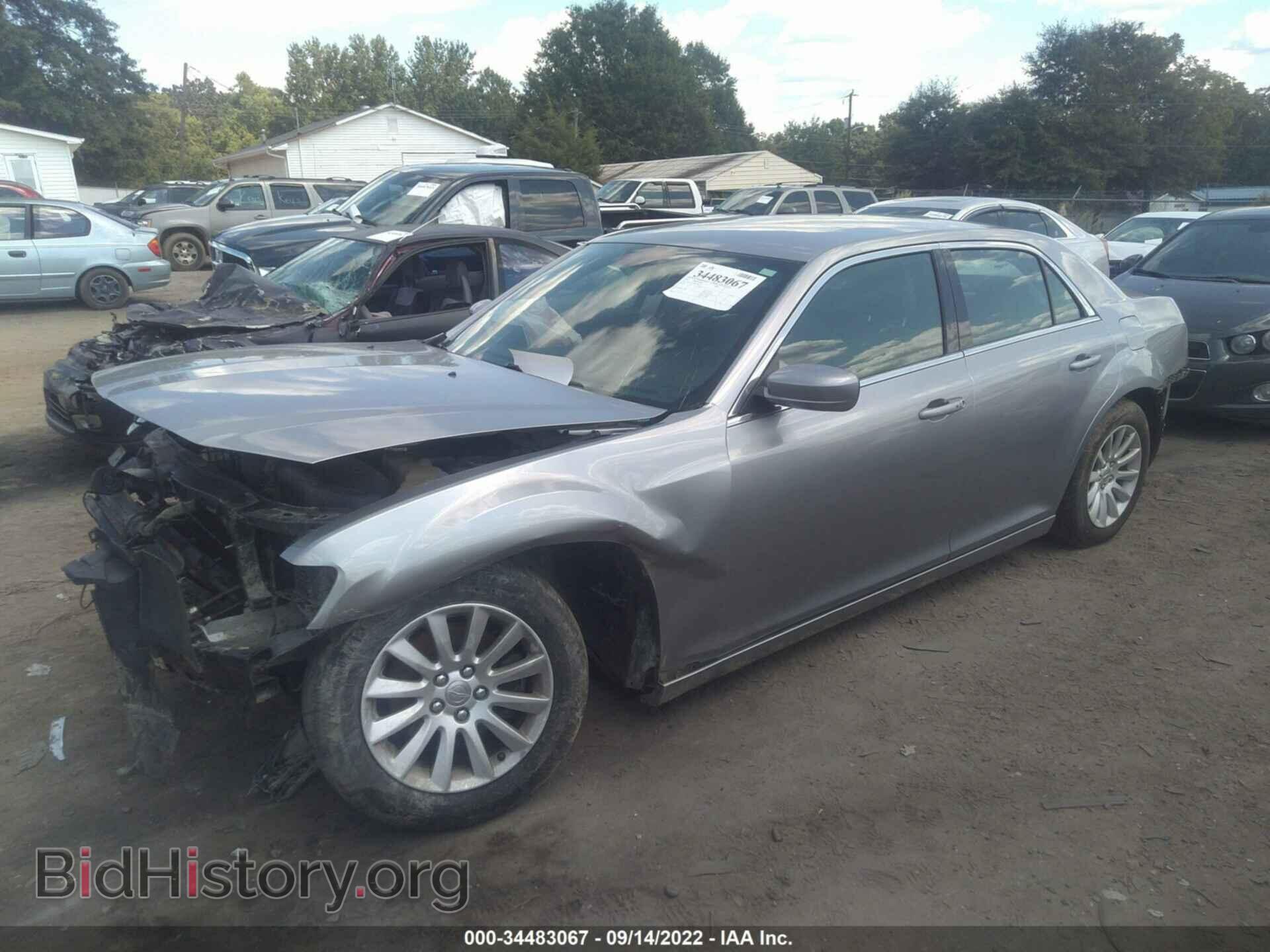2013 CHRYSLER 300 - VIN: 2C3CCAAG9DH739119 - Фото 2