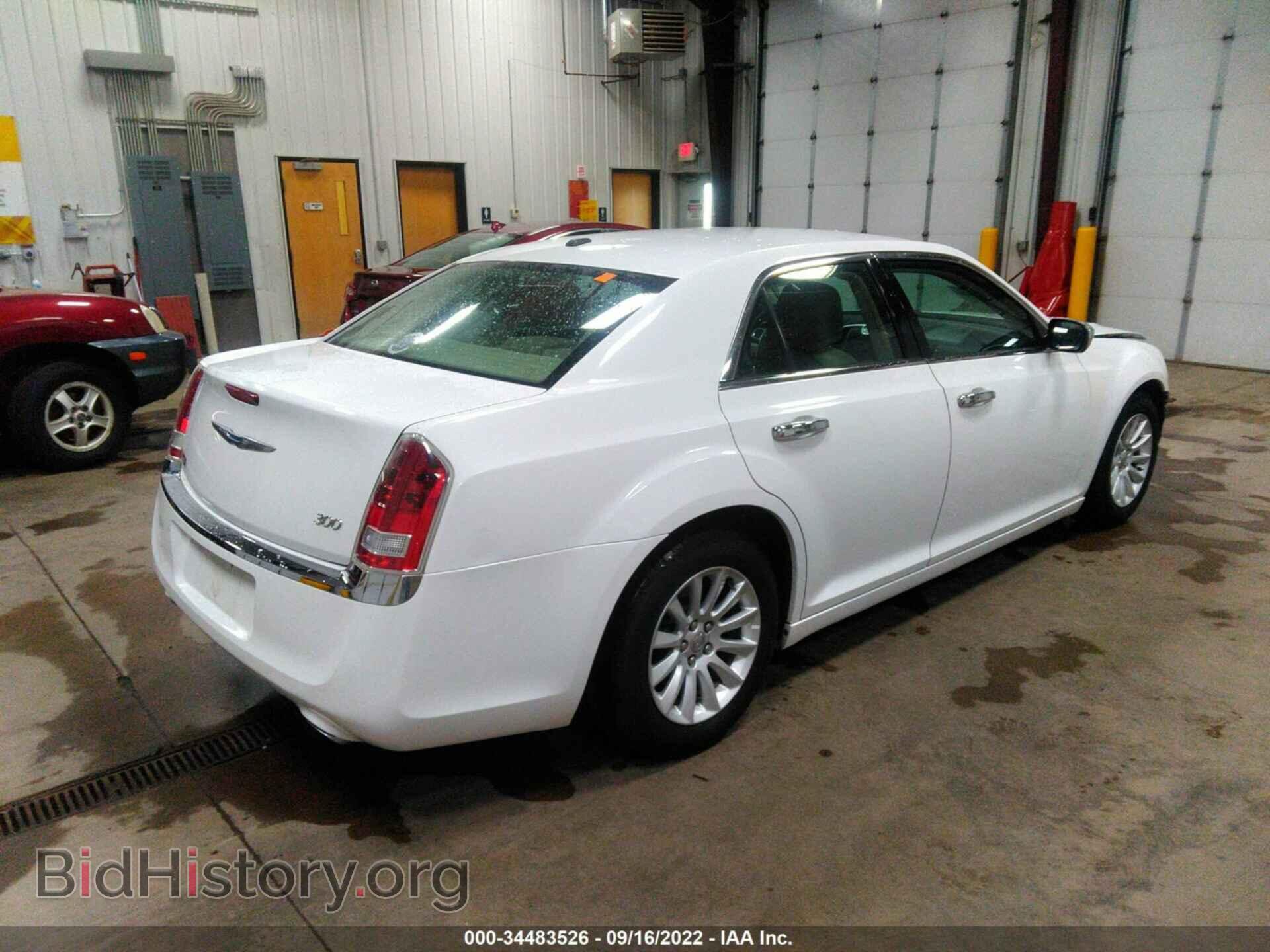 2012 CHRYSLER 300 - VIN: 2C3CCAAG4CH202706 - Фото 4
