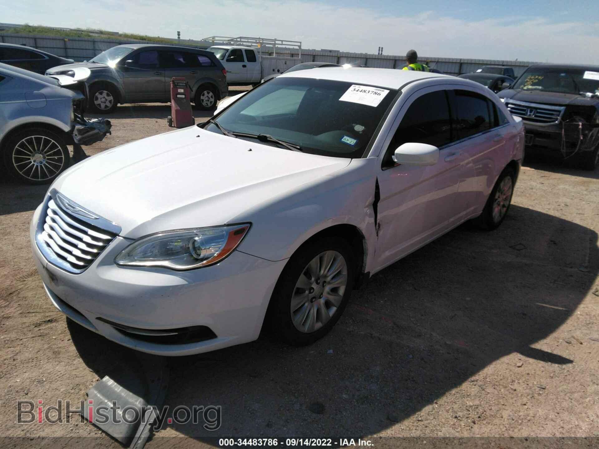 2013 CHRYSLER 200 - VIN: 1C3CCBAG4DN590020 - Фото 2