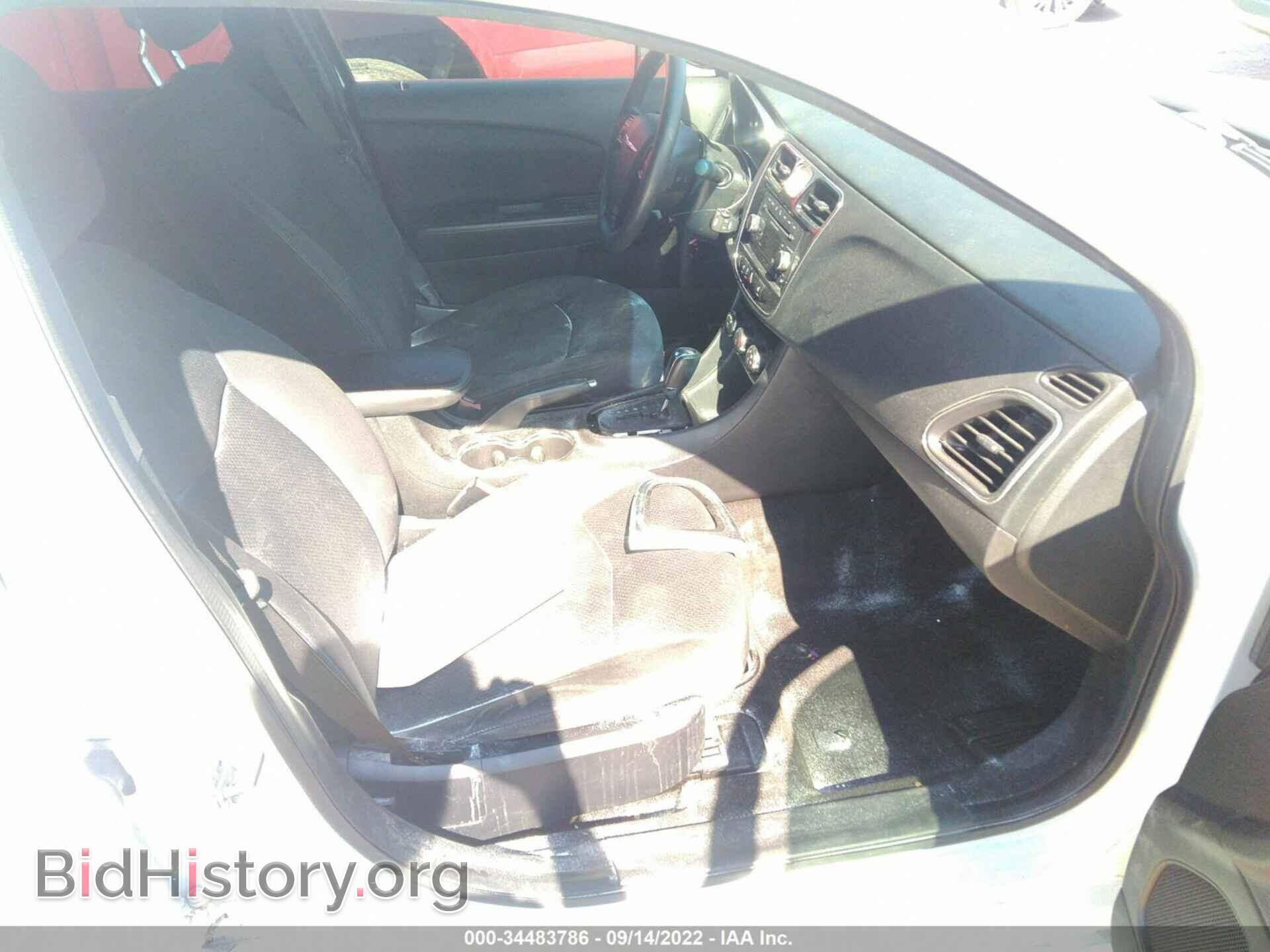 2013 CHRYSLER 200 - VIN: 1C3CCBAG4DN590020 - Фото 5